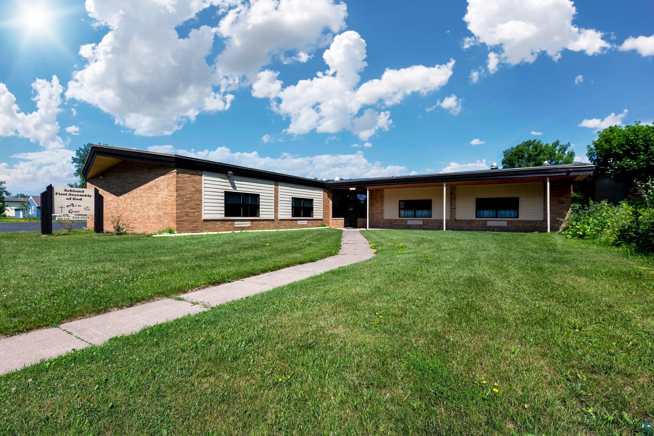 315 W 10th St, Ashland, WI 54806 Listing Photo  1