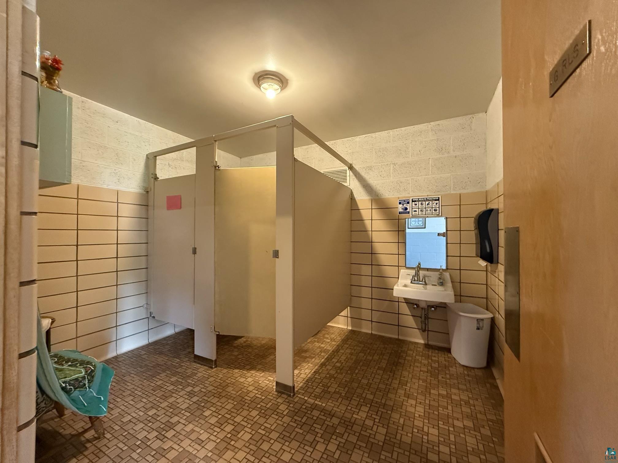 315 W 10th St, Ashland, WI 54806 Listing Photo  40