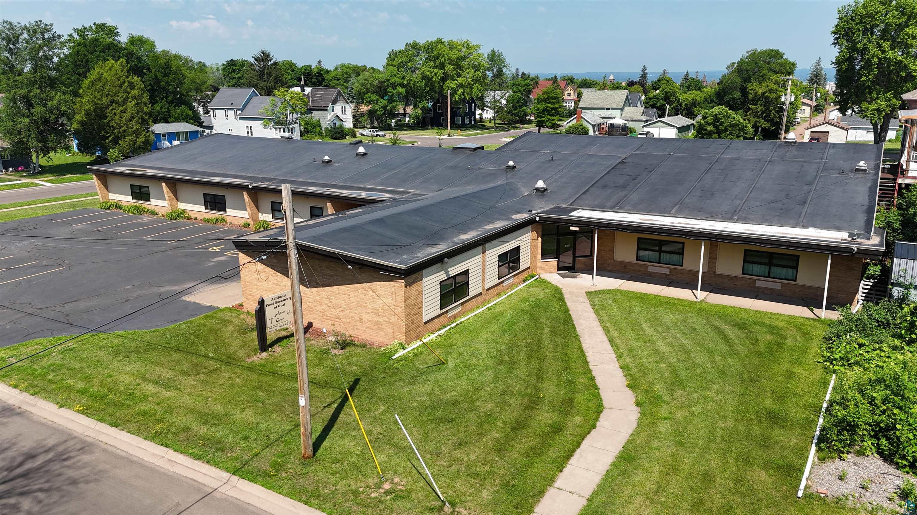 315 W 10th St, Ashland, WI 54806 Listing Photo  5