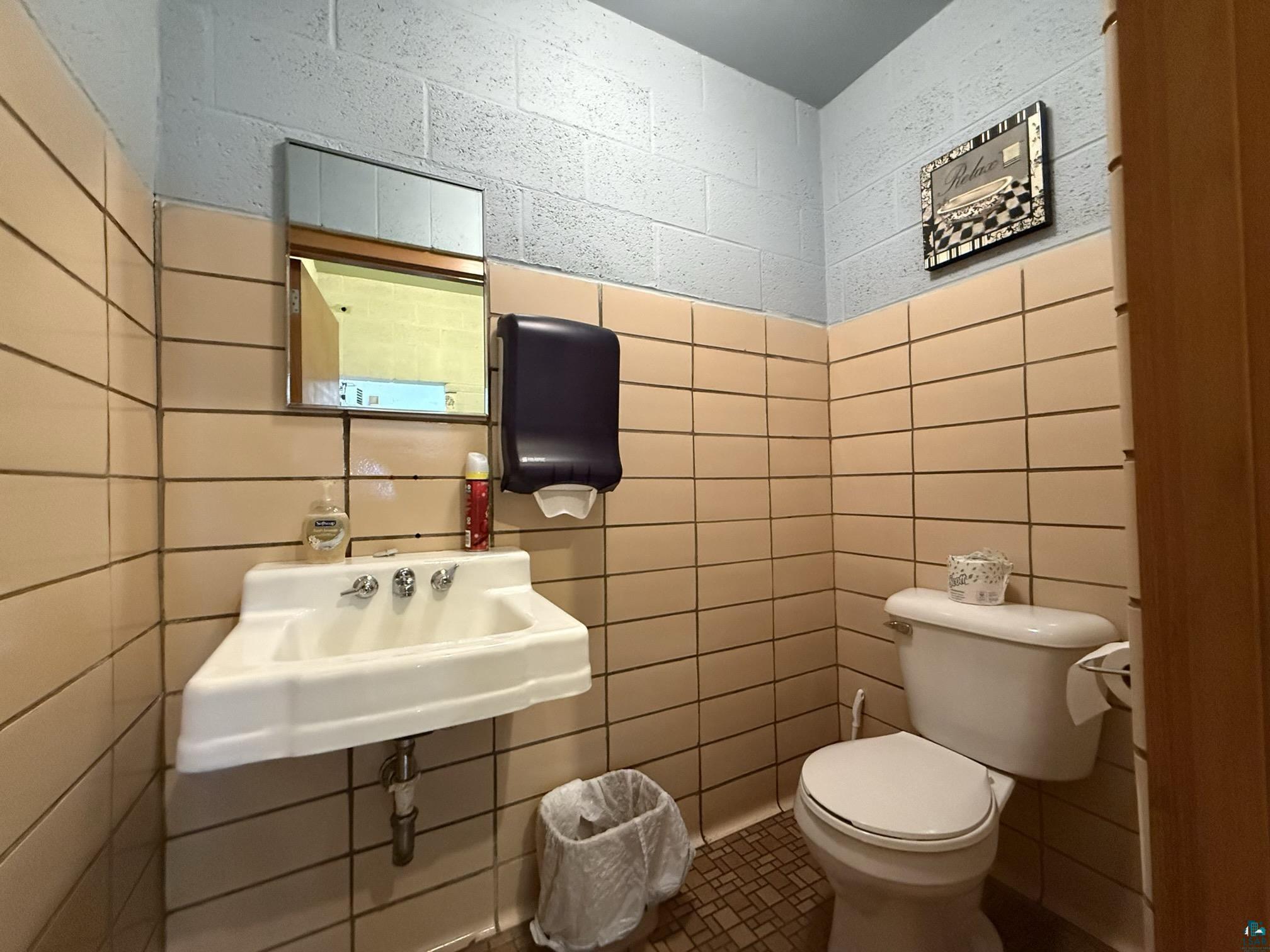 315 W 10th St, Ashland, WI 54806 Listing Photo  41