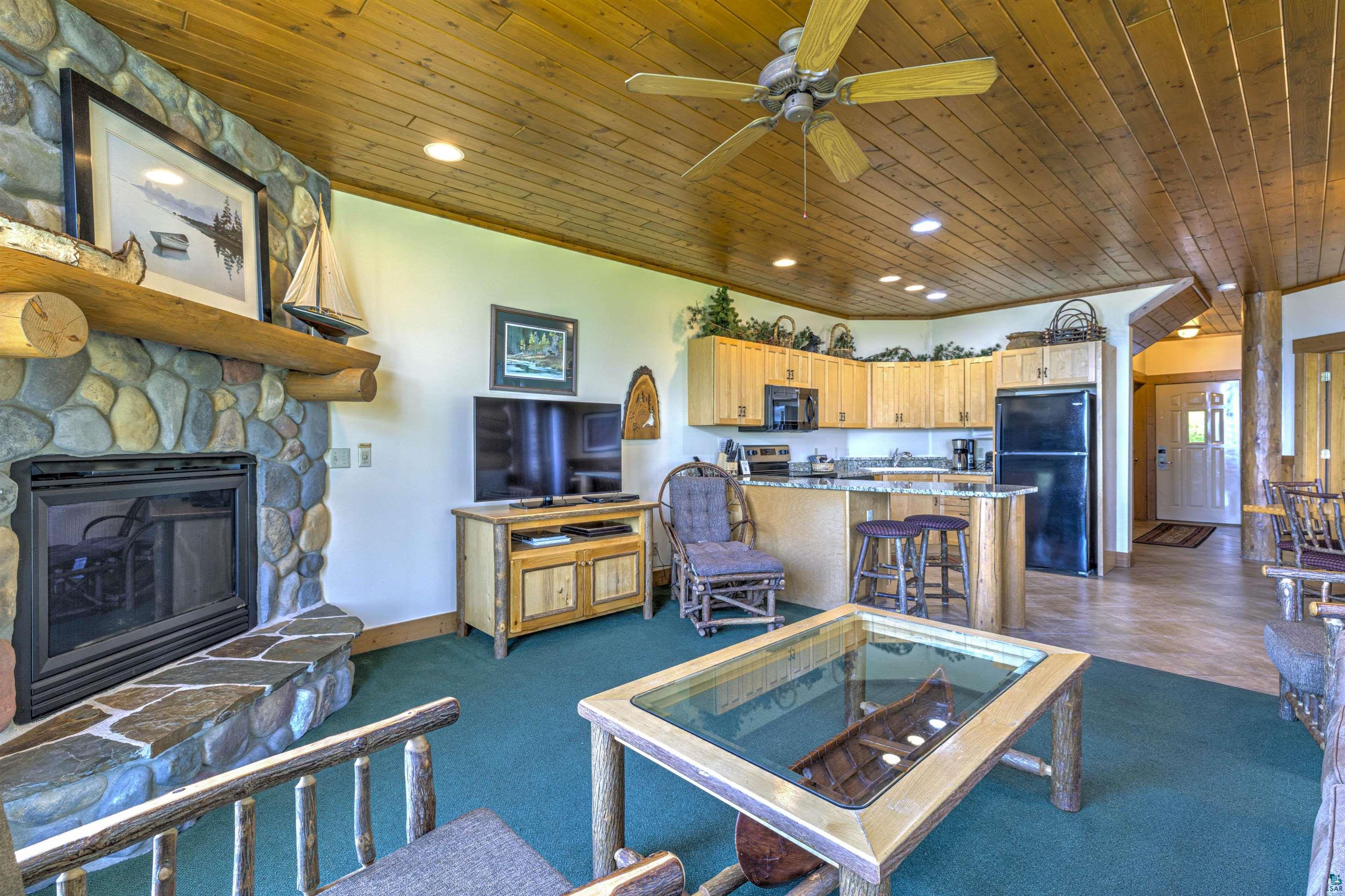 2826 Highway 61, #410A, Two Harbors, MN 55616 Listing Photo  13