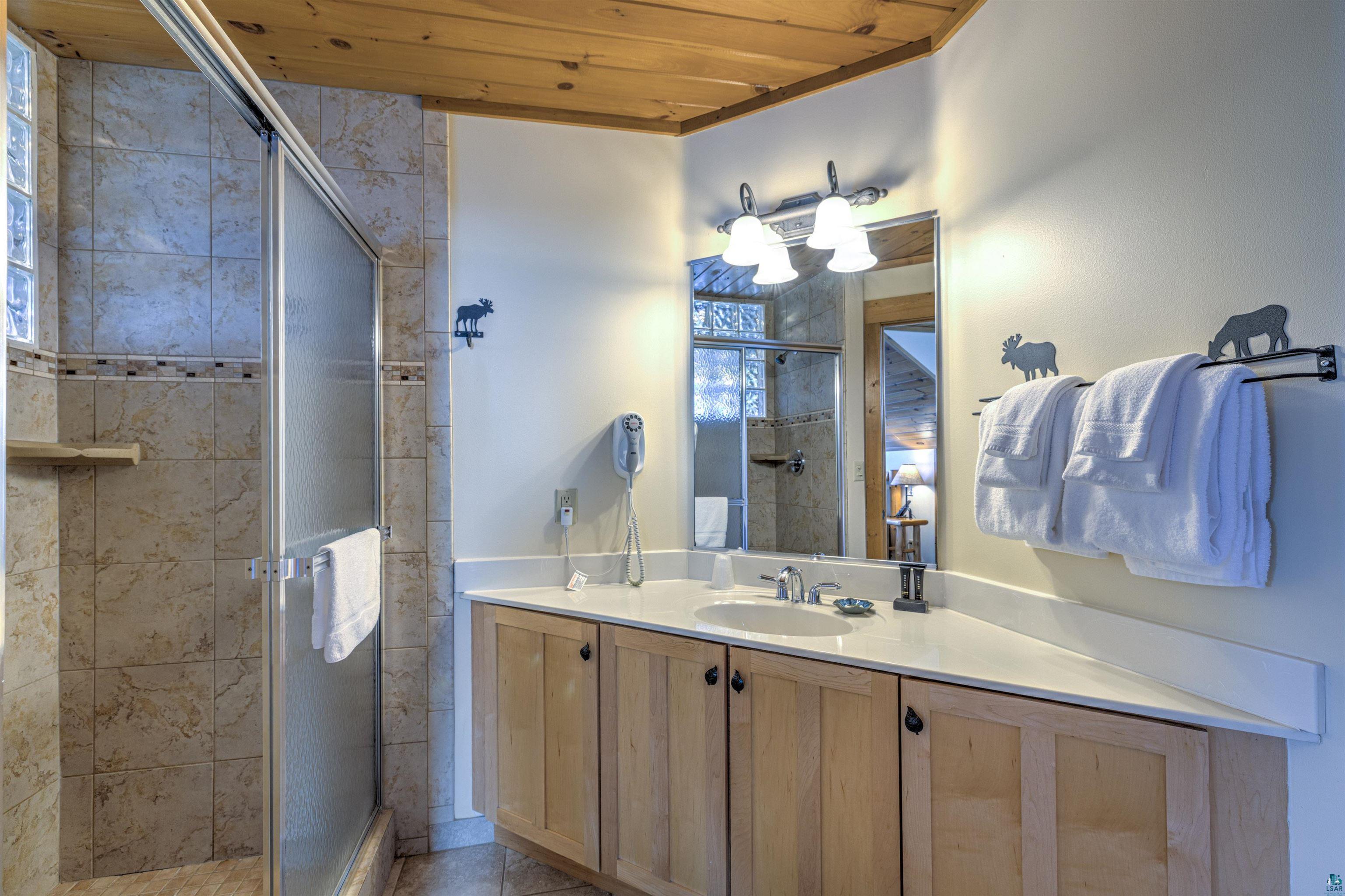 2826 Highway 61, #410A, Two Harbors, MN 55616 Listing Photo  17