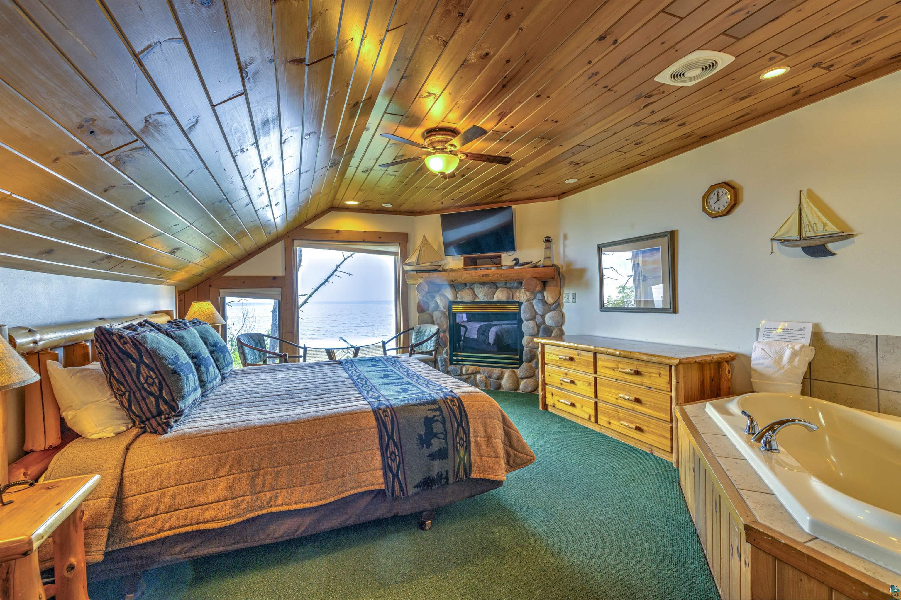 2826 Highway 61, #410A, Two Harbors, MN 55616 Listing Photo  23