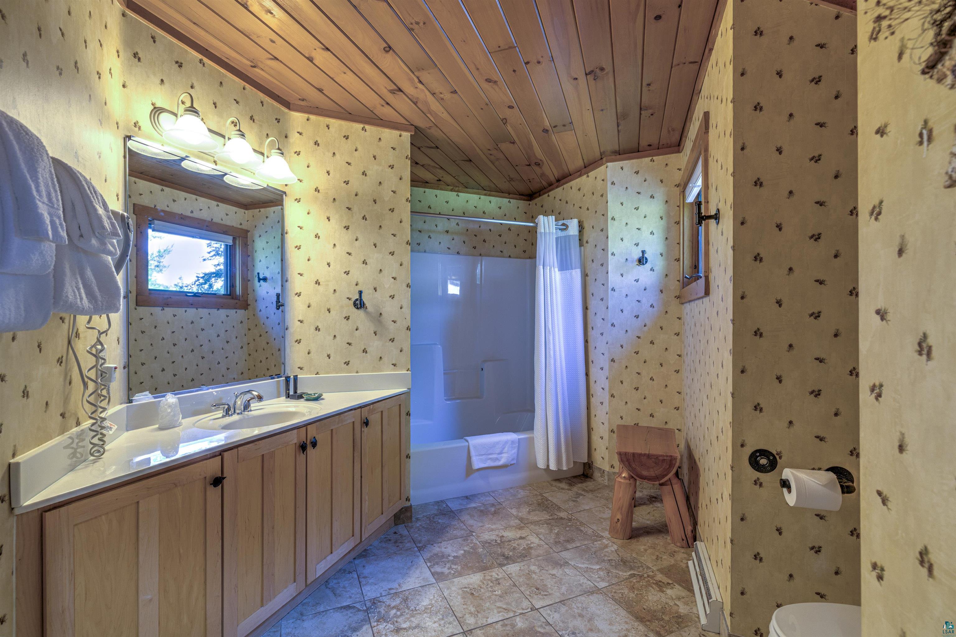 2826 Highway 61, #410A, Two Harbors, MN 55616 Listing Photo  24