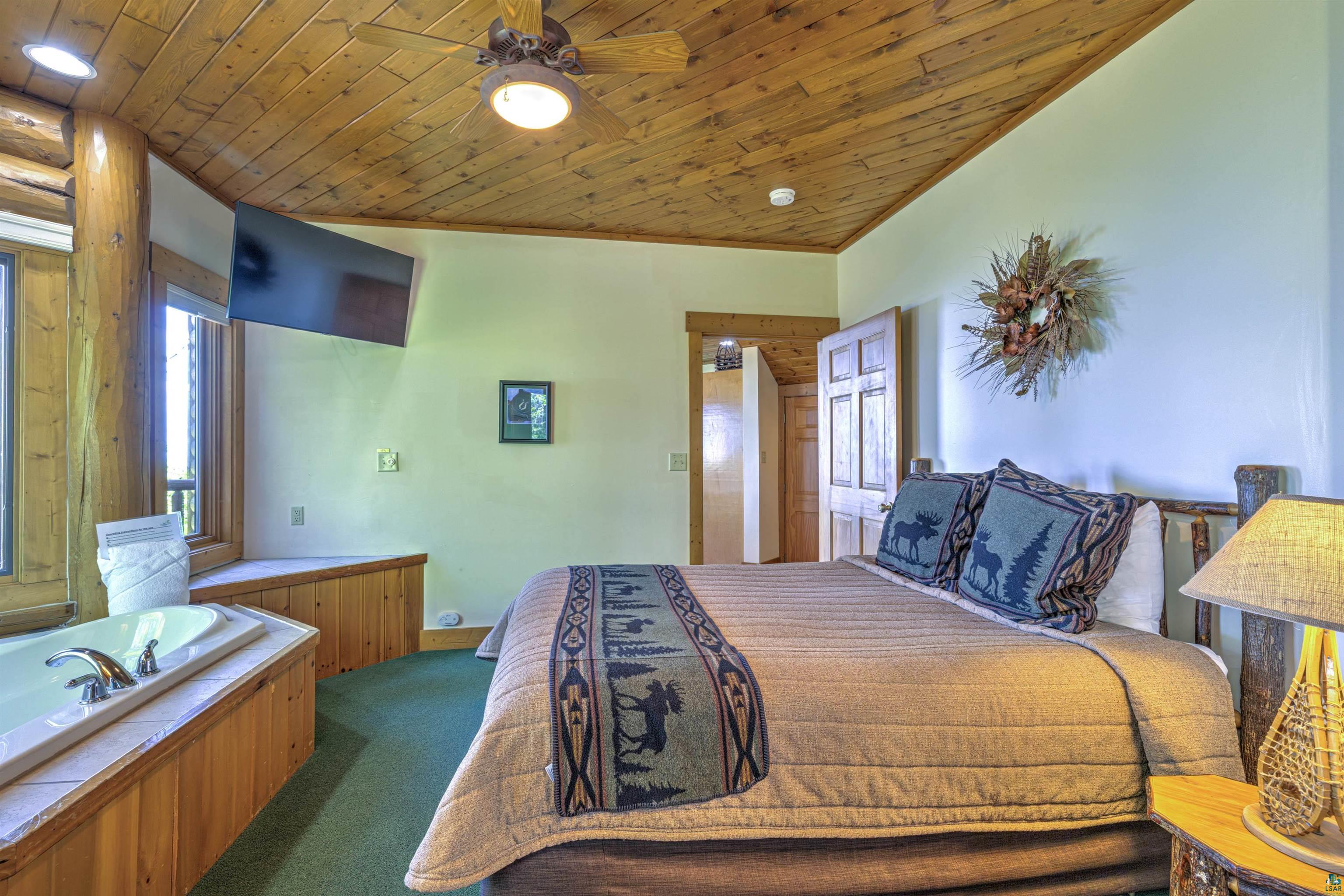 2826 Highway 61, #410A, Two Harbors, MN 55616 Listing Photo  25
