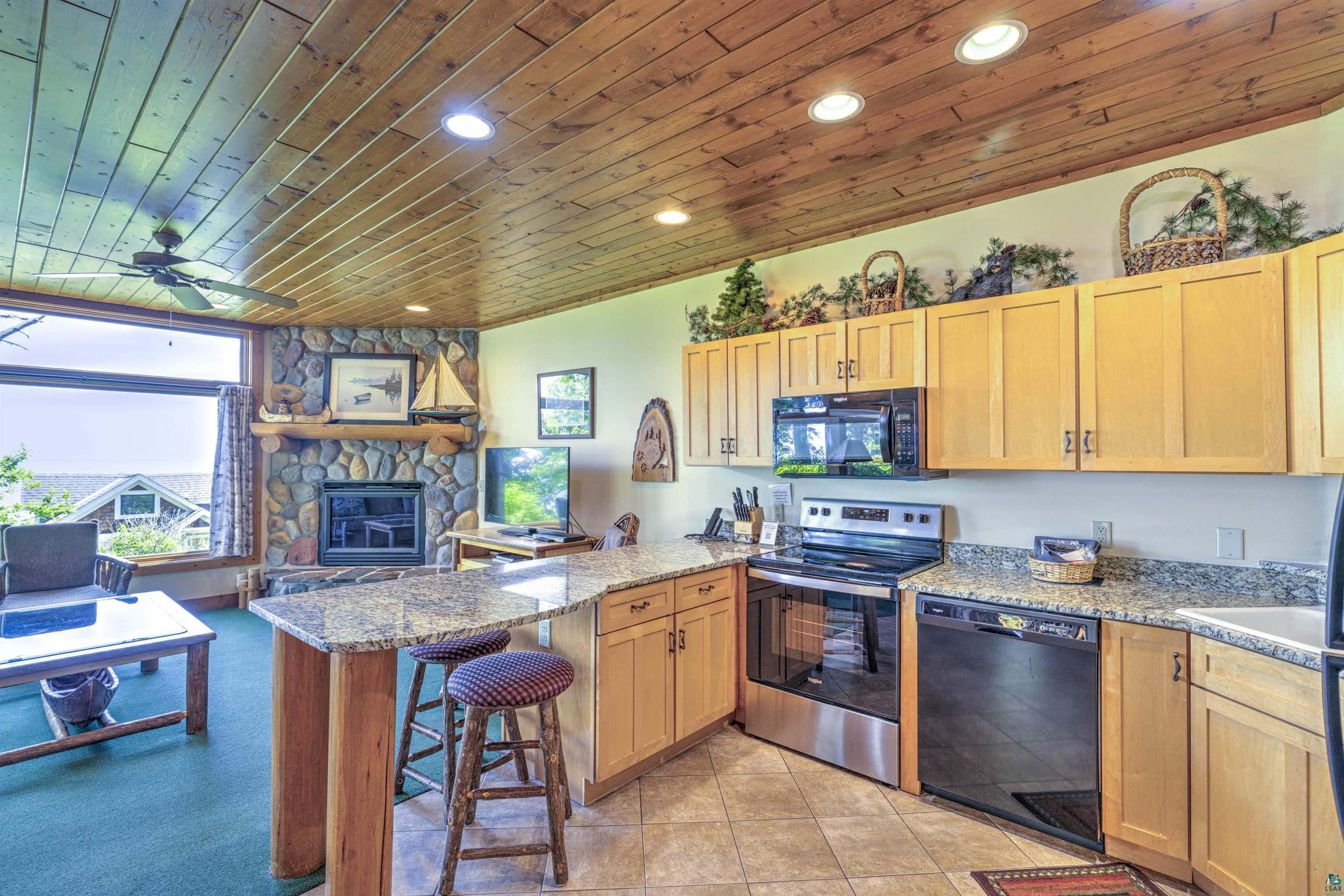 2826 Highway 61, #410A, Two Harbors, MN 55616 Listing Photo  10