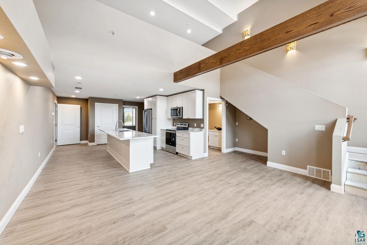 208 3rd Ave W, #201, Ashland, WI 54806 Listing Photo  4