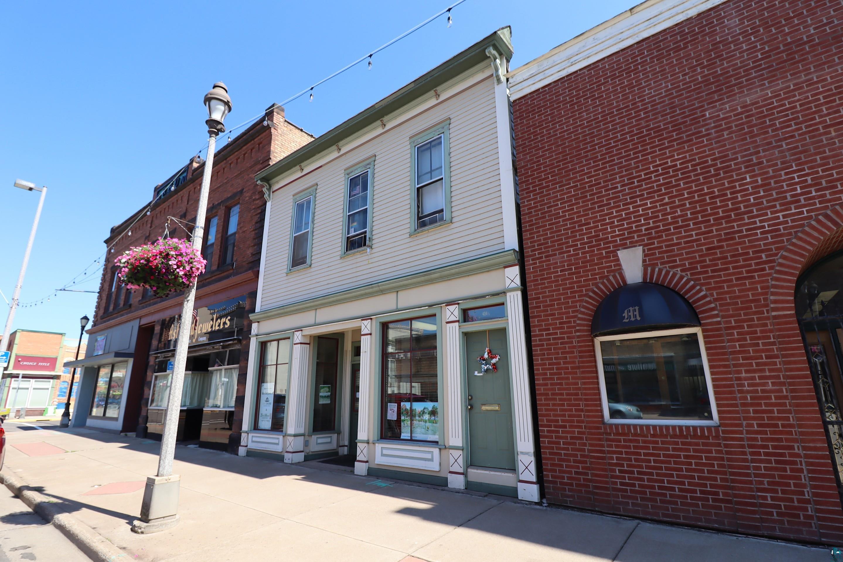 404 Main St W, Ashland, WI 54806 Listing Photo  2