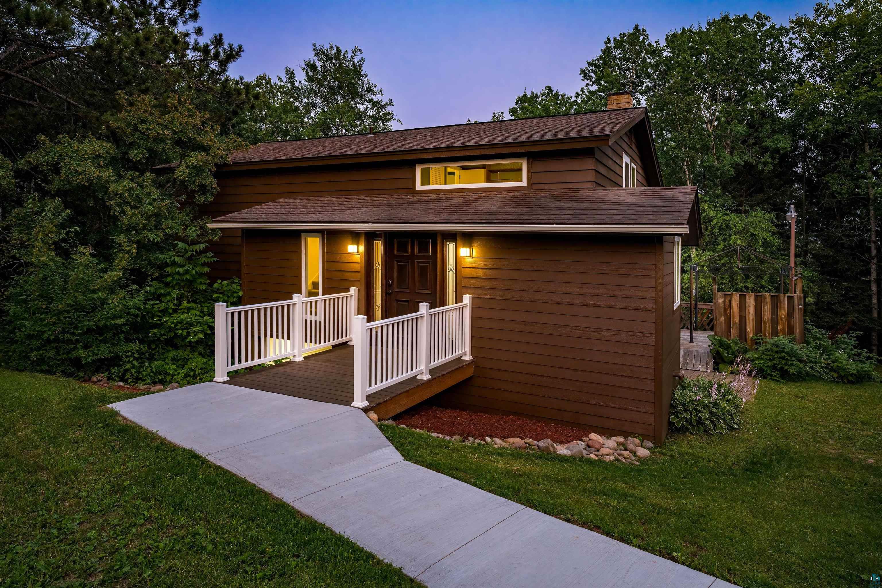 29 N Ridge Rd, Esko, MN 55733 Listing Photo  2