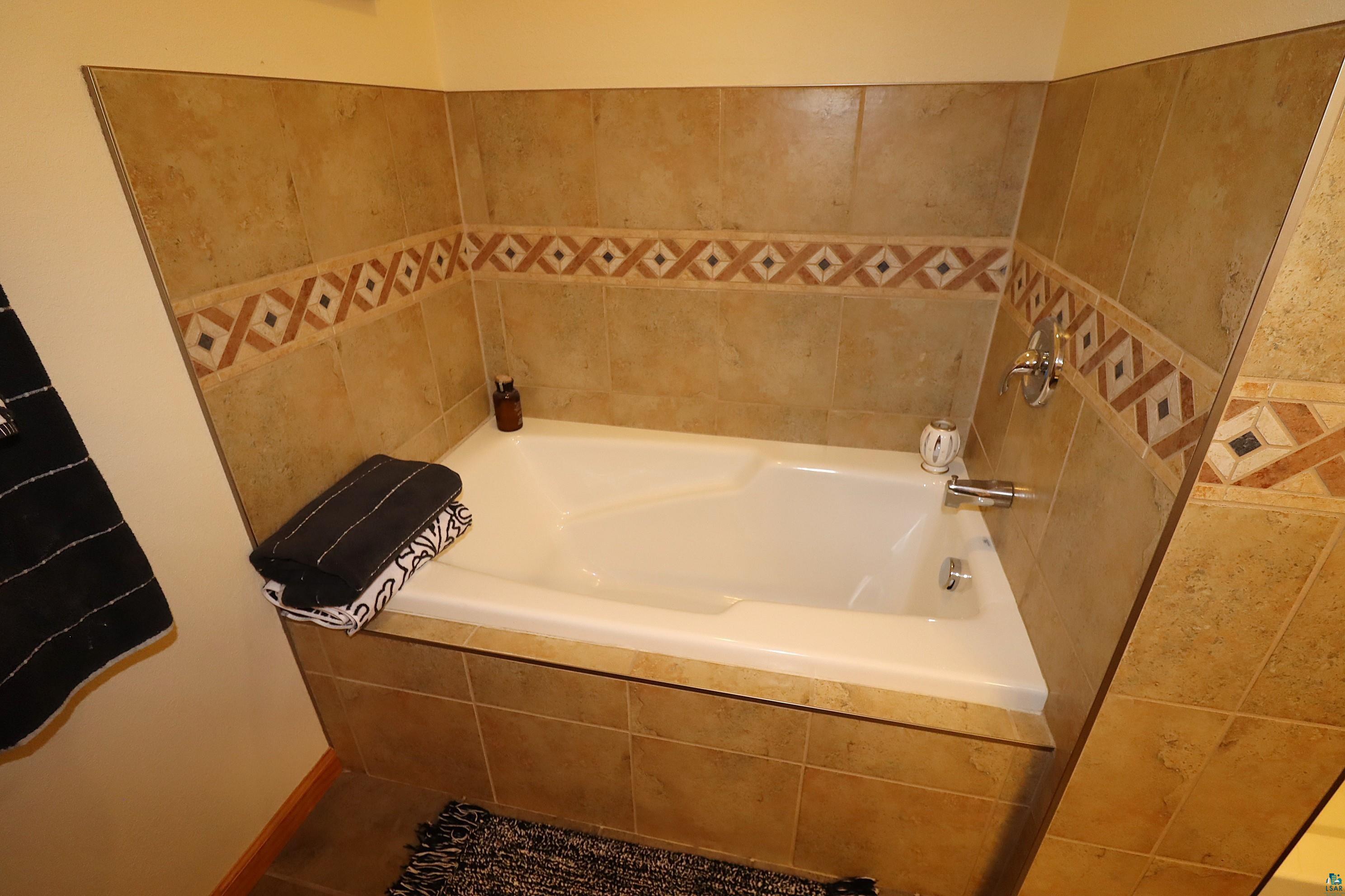 2729 Lake Shore Dr E, #4, Ashland, WI 54806 Listing Photo  30