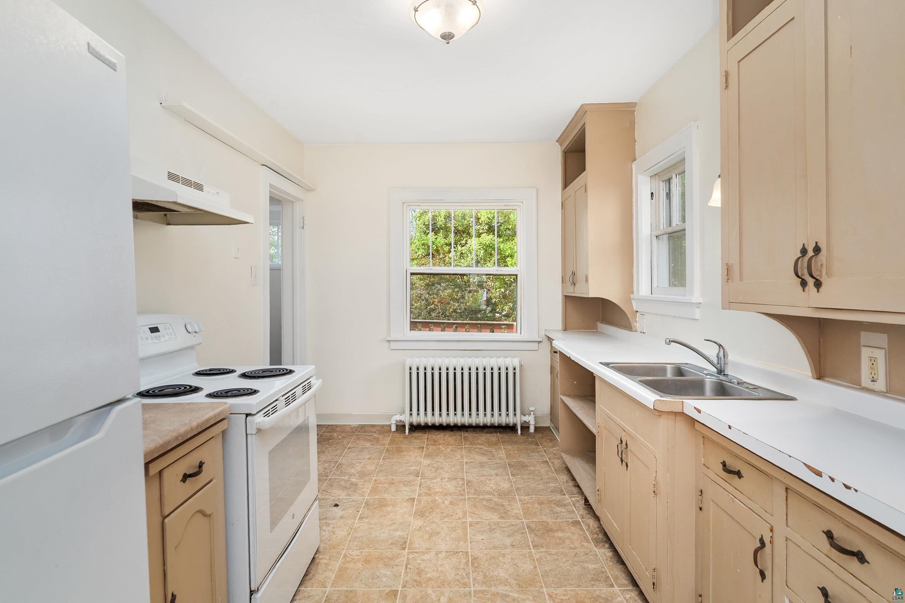 719 N 16th Ave E, Duluth, MN 55812 Listing Photo  16