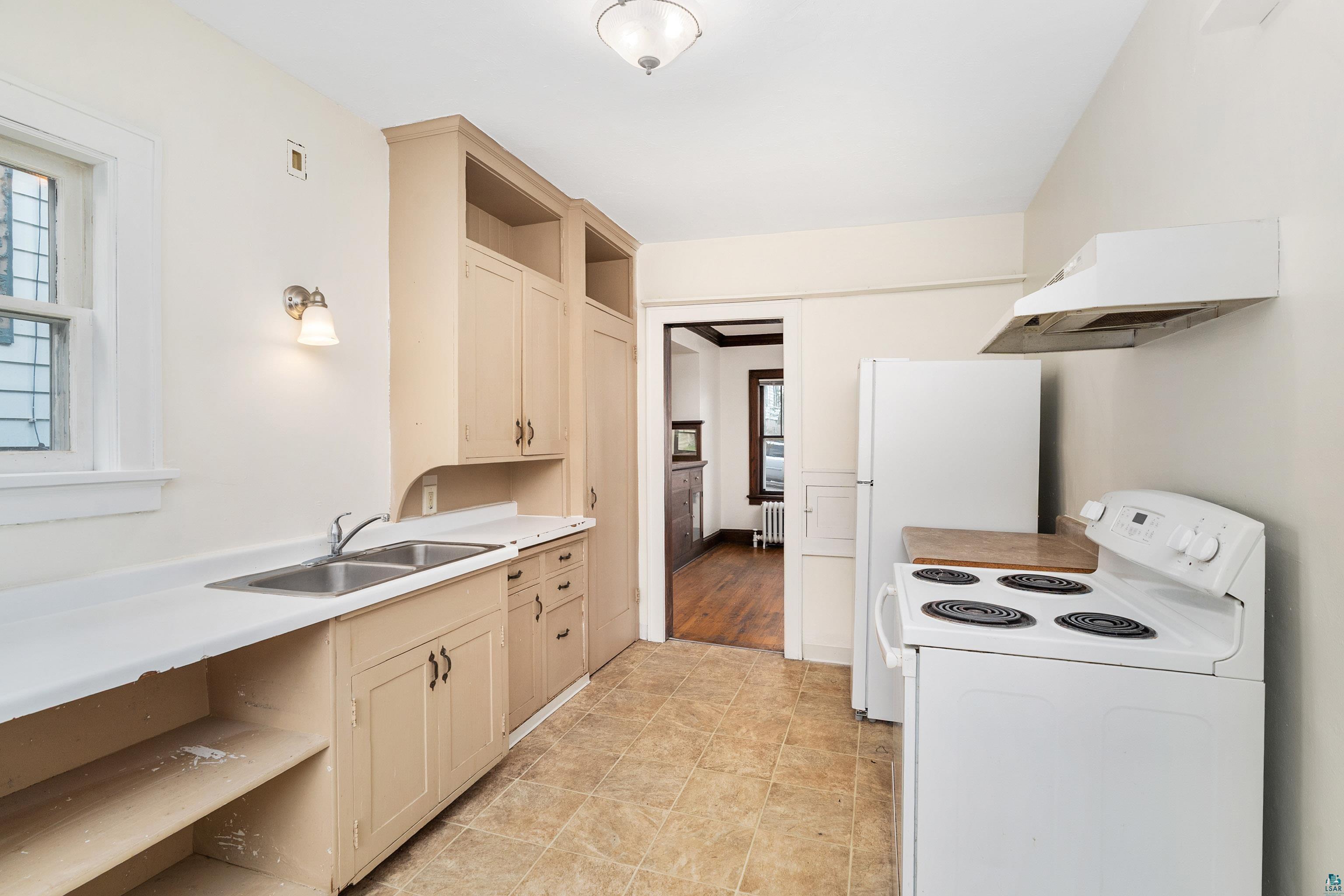 719 N 16th Ave E, Duluth, MN 55812 Listing Photo  18