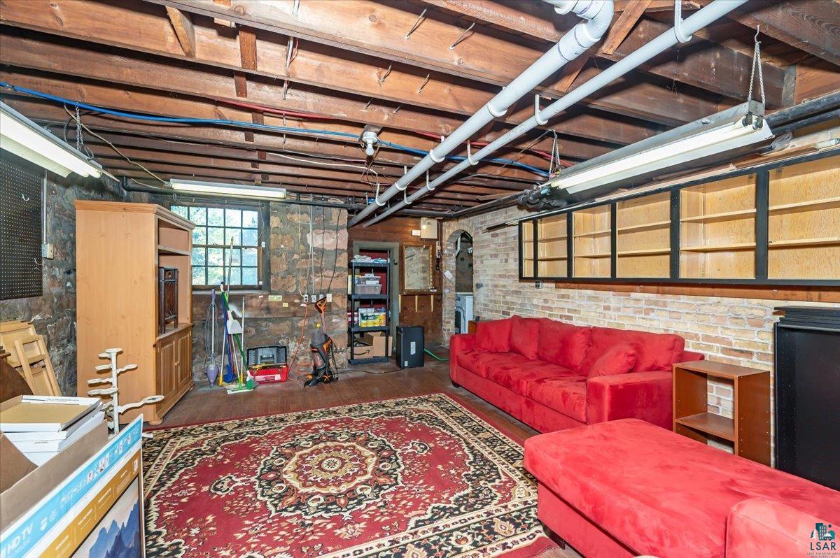 1616 E 1st St, Duluth, MN 55812 Listing Photo  37