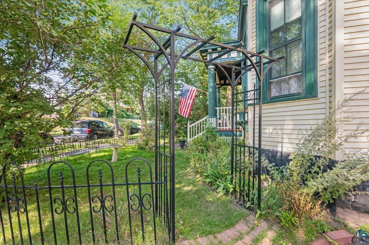 1616 E 1st St, Duluth, MN 55812 Listing Photo  42