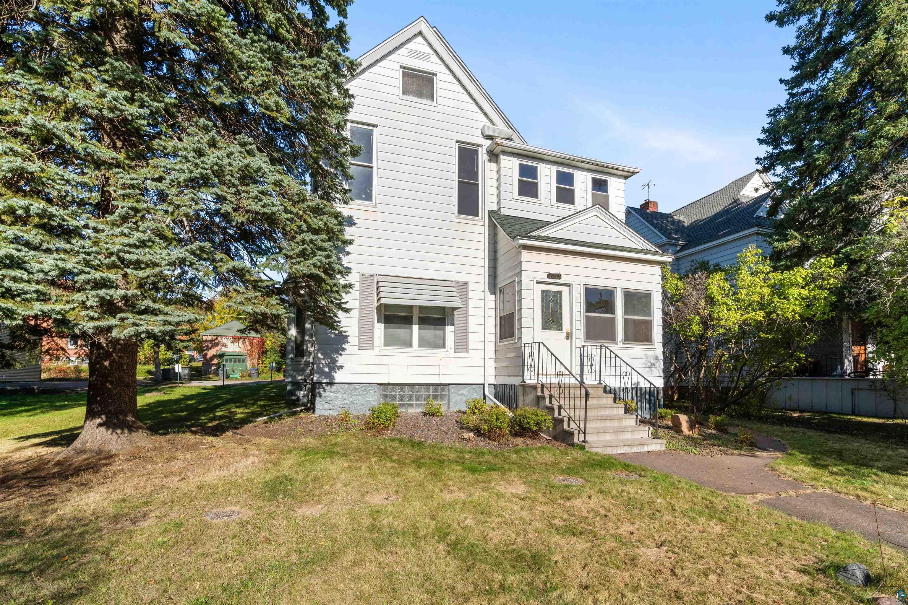 1211 E 1st St, Duluth, MN 55805 Listing Photo  1