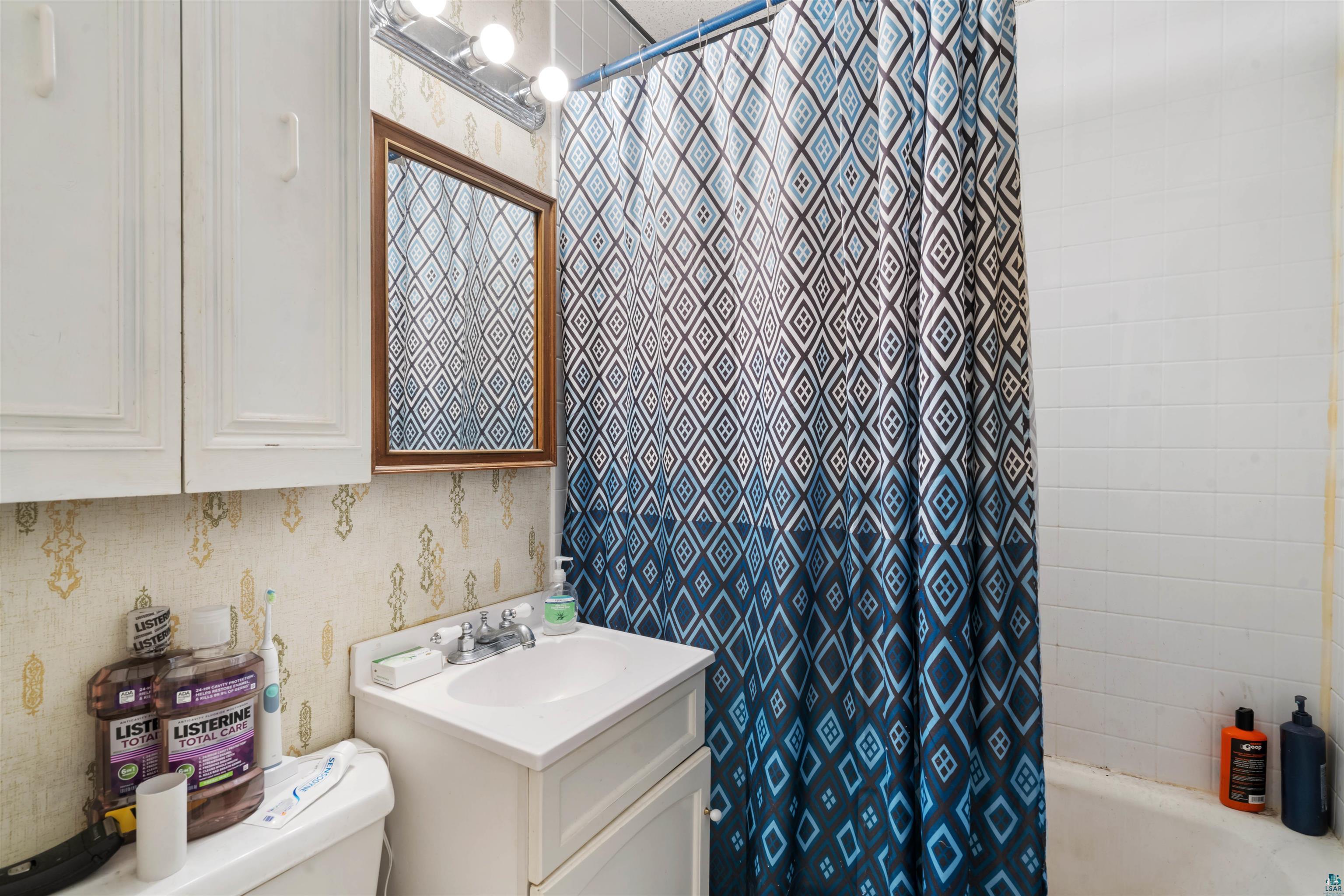 1211 E 1st St, Duluth, MN 55805 Listing Photo  13