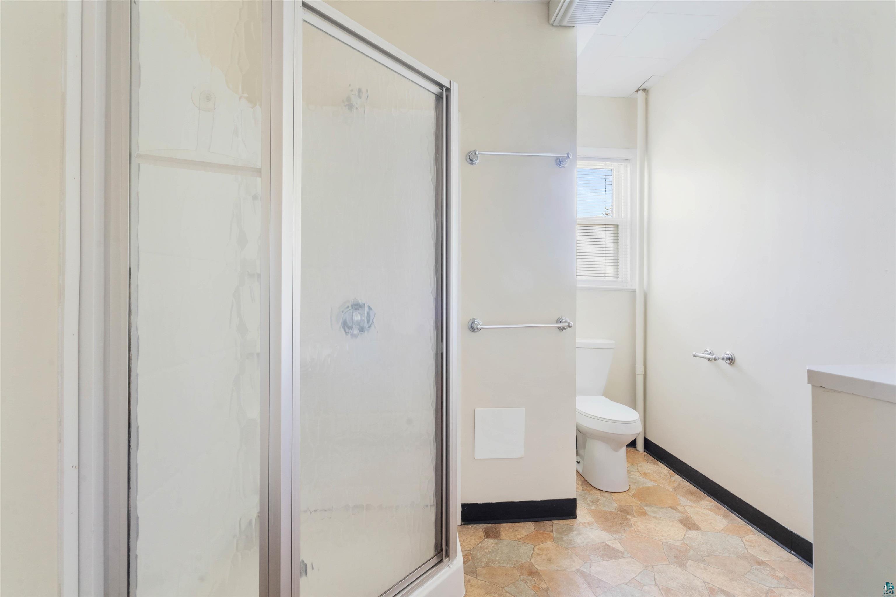 1211 E 1st St, Duluth, MN 55805 Listing Photo  22