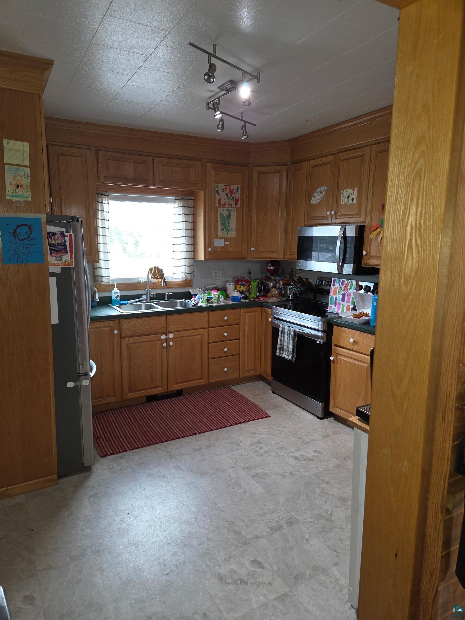 5221 E 4th St, Superior, WI 54880 Listing Photo  5