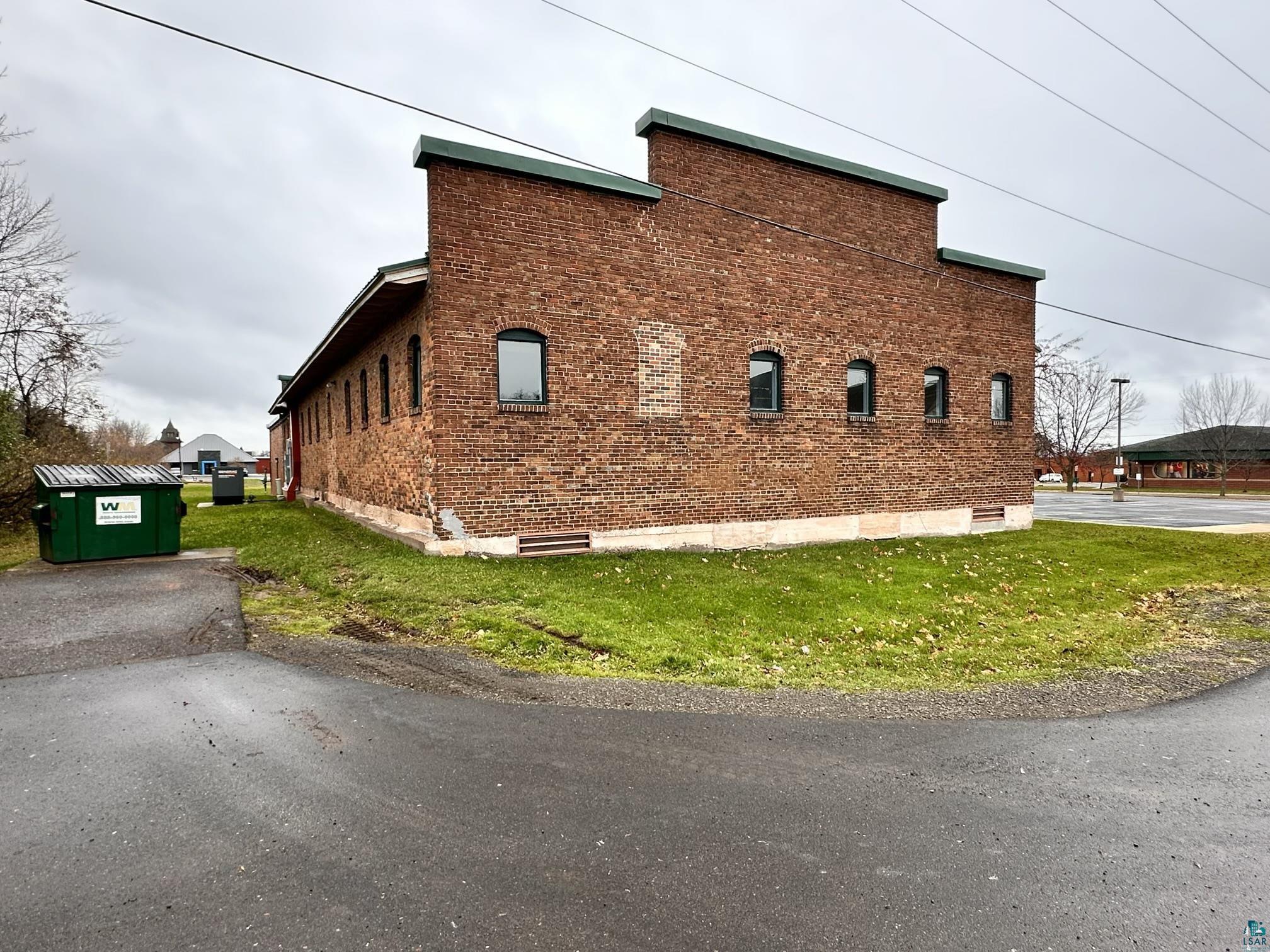 118 E 3rd St, Ashland, WI 54806 Listing Photo  38