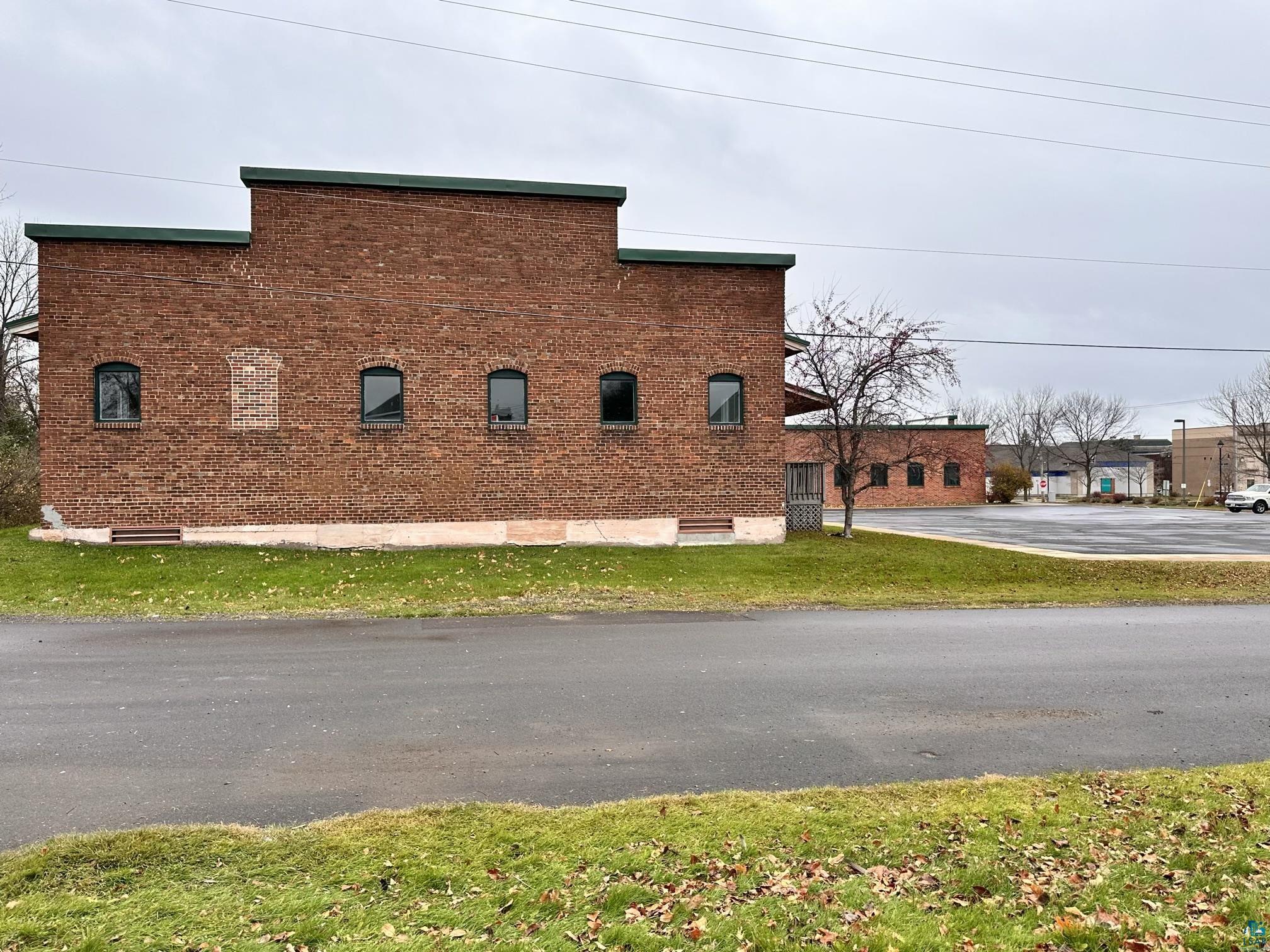 118 E 3rd St, Ashland, WI 54806 Listing Photo  41