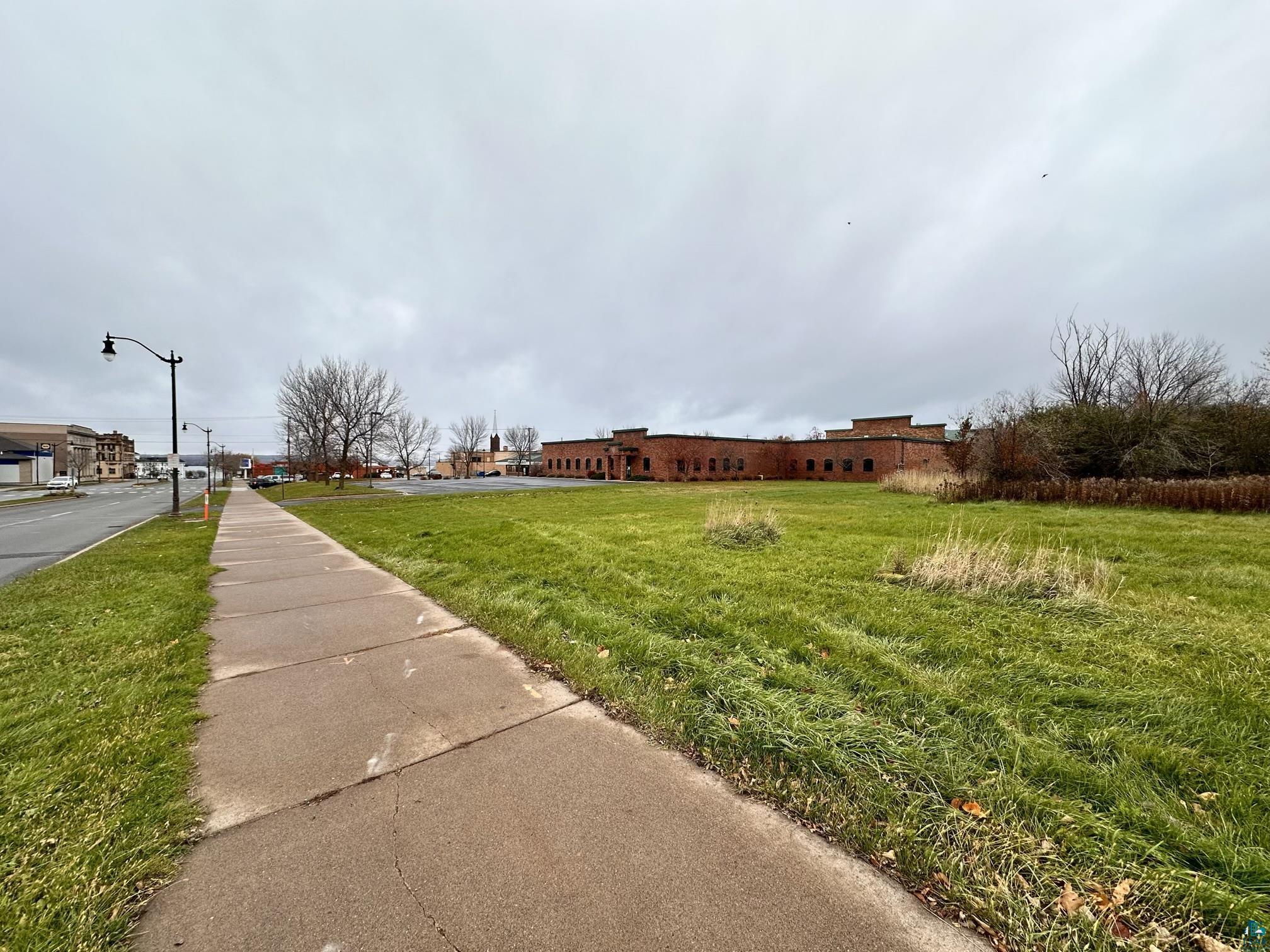 118 E 3rd St, Ashland, WI 54806 Listing Photo  44
