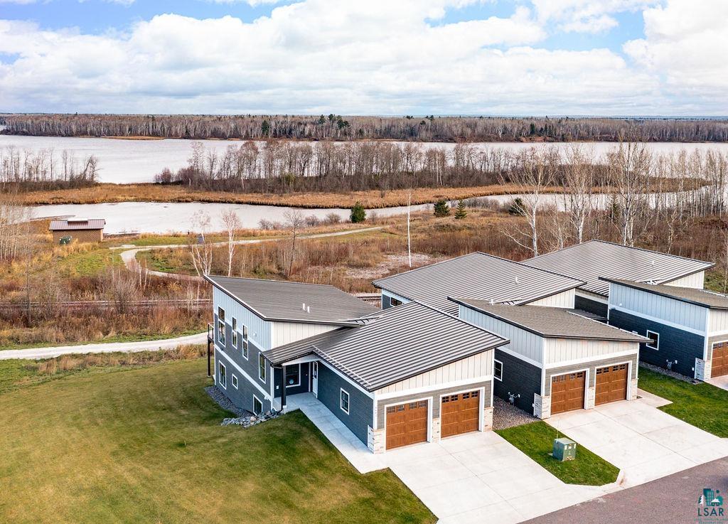 8602 Maynard Pl, Duluth, MN 55807 Listing Photo  3