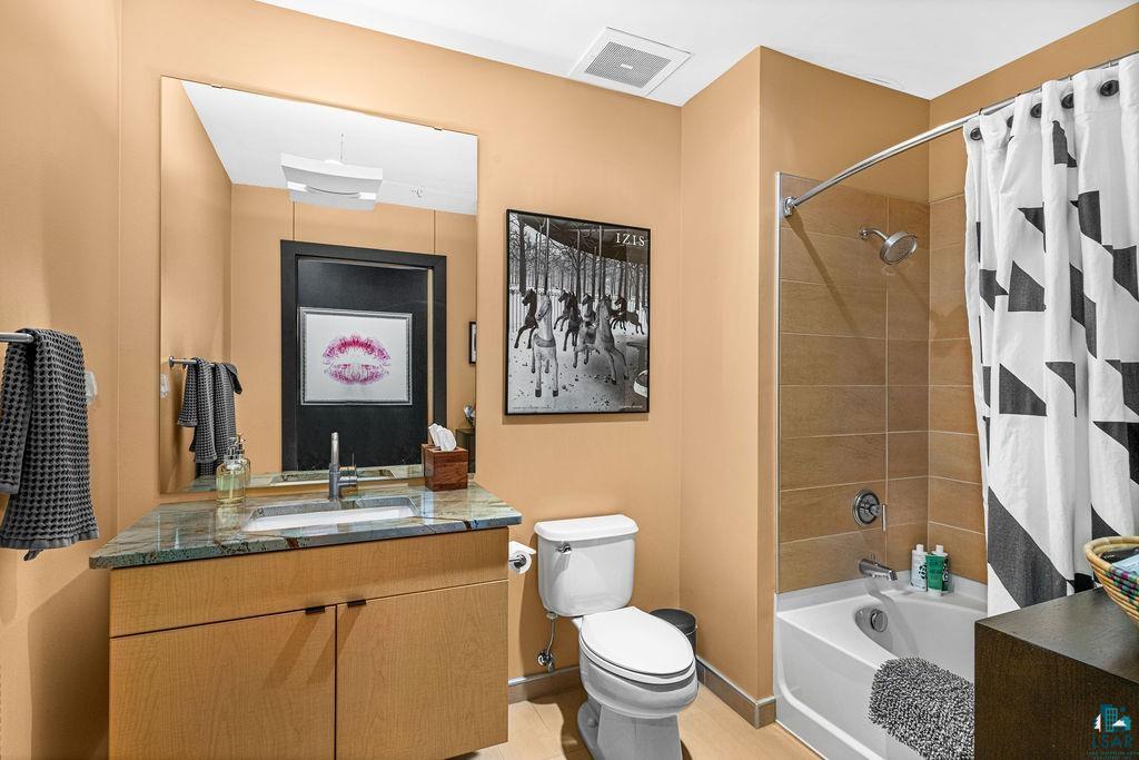 311 E Superior St, #905, Duluth, MN 55802 Listing Photo  18