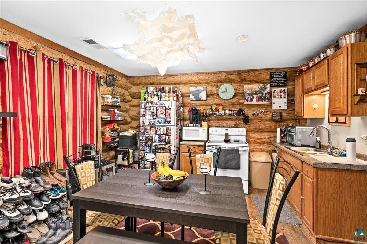 5722 Homestead Rd, Duluth, MN 55804 Listing Photo  38