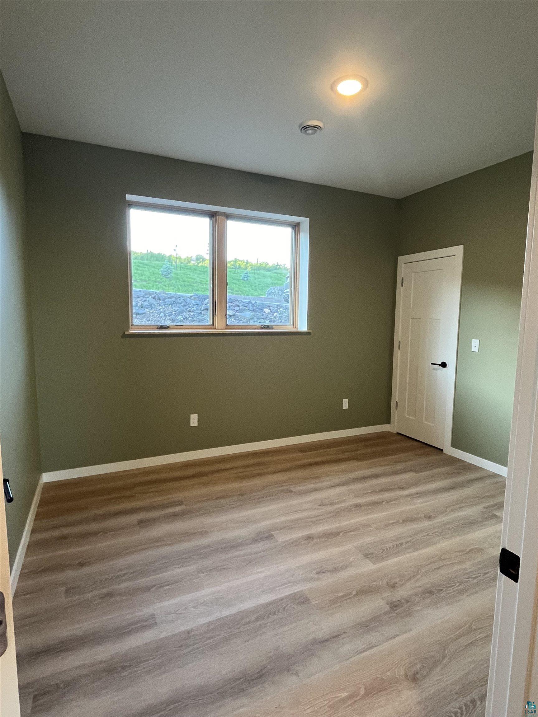 2102 N 40th Ave W, Duluth, MN 55807 Listing Photo  25