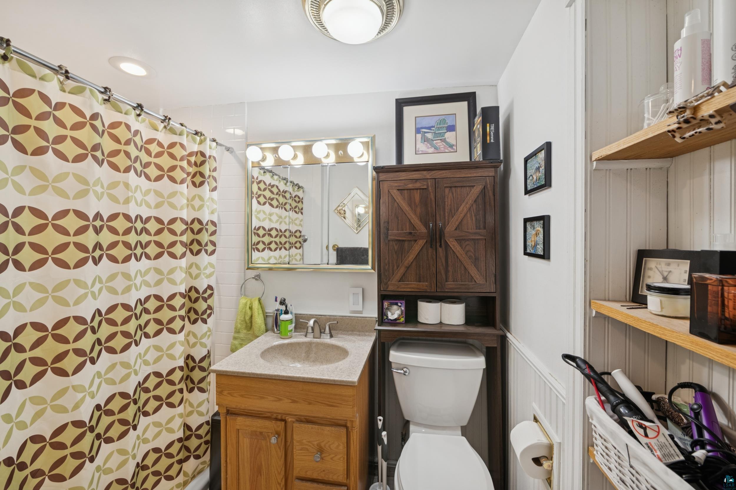 220 W 5th Ave, Washburn, WI 54891 Listing Photo  15