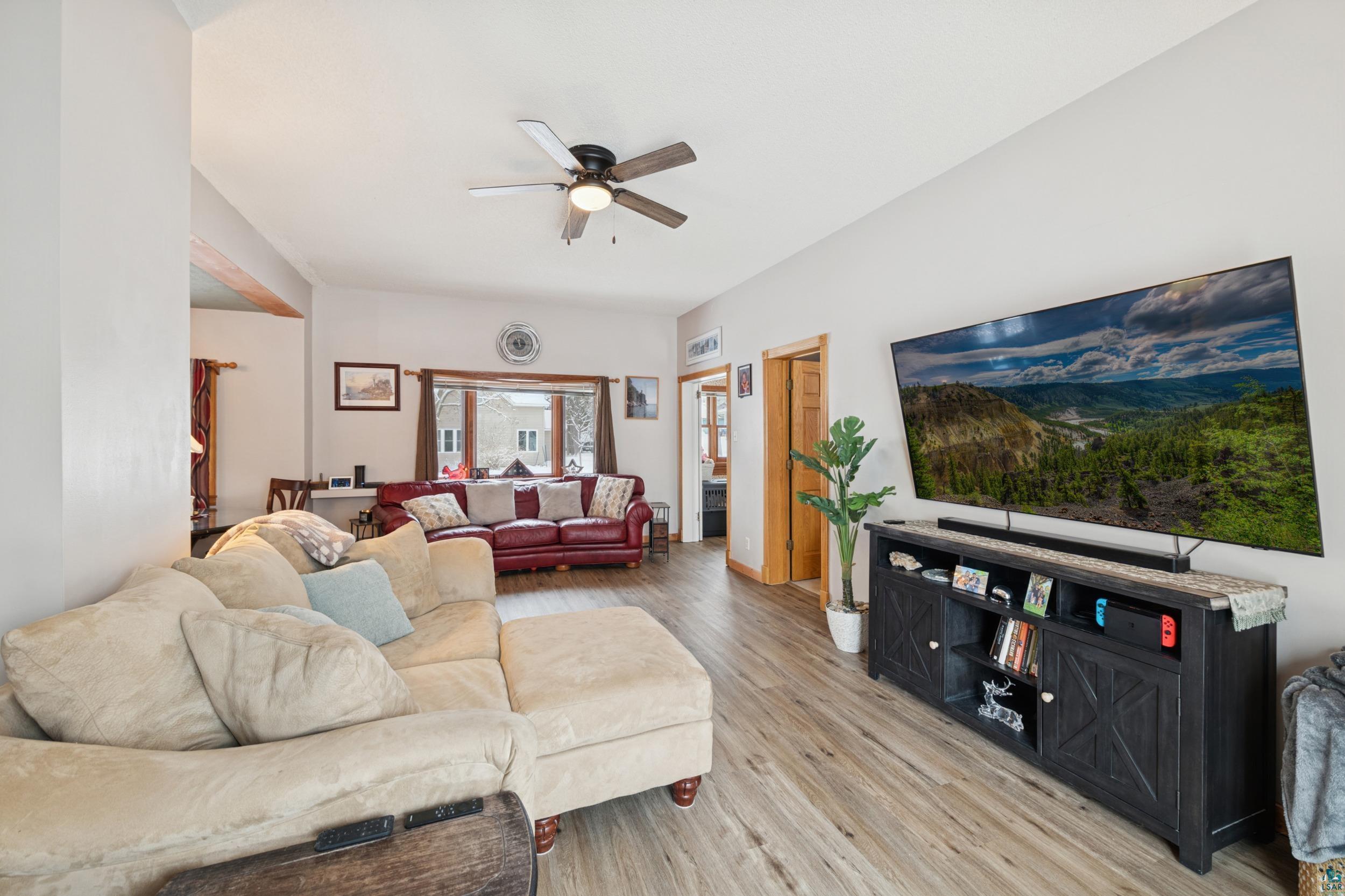 220 W 5th Ave, Washburn, WI 54891 Listing Photo  4