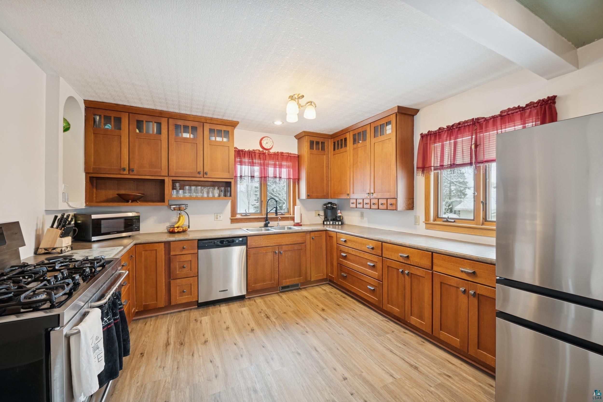 220 W 5th Ave, Washburn, WI 54891 Listing Photo  6