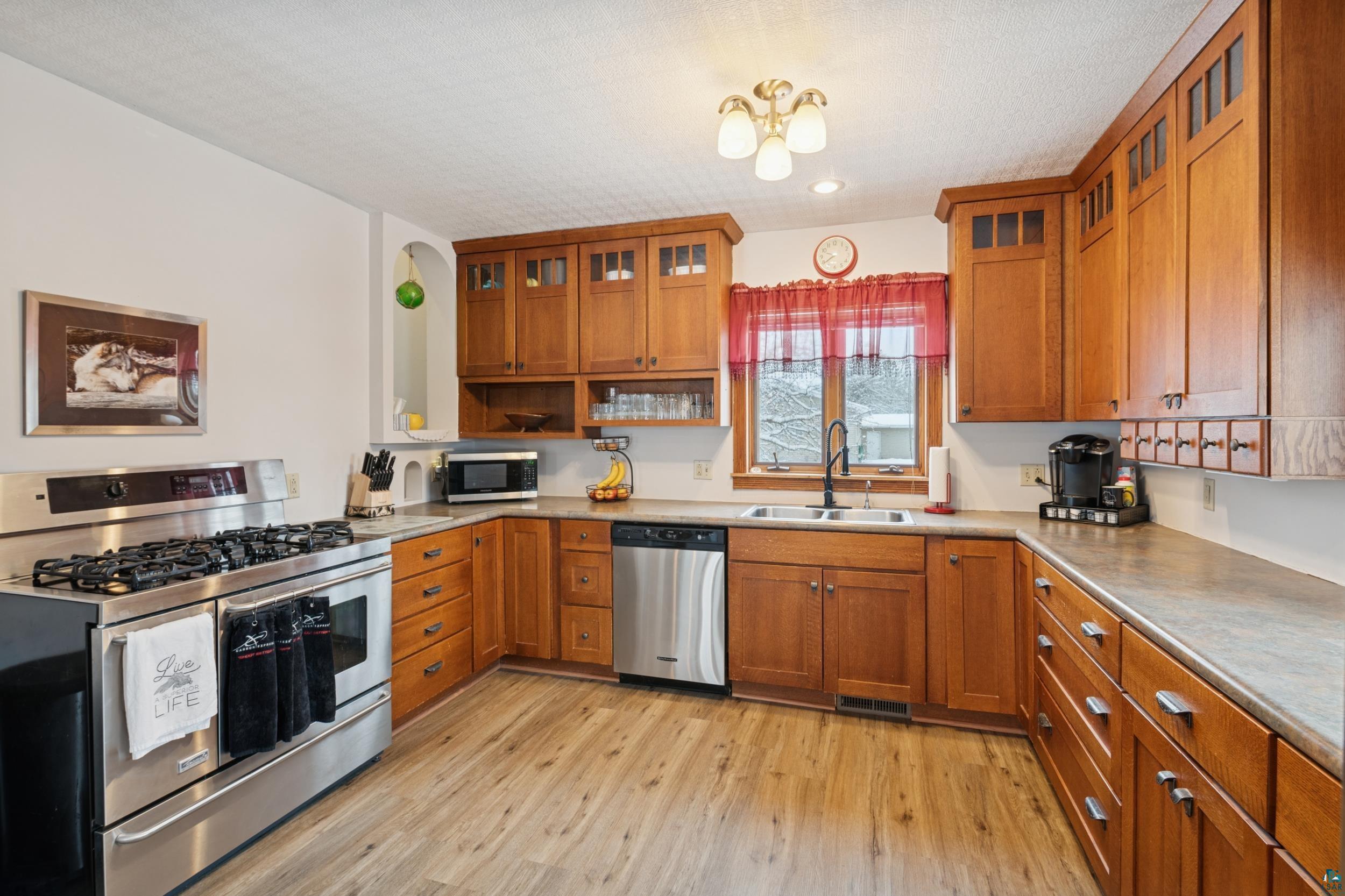 220 W 5th Ave, Washburn, WI 54891 Listing Photo  7