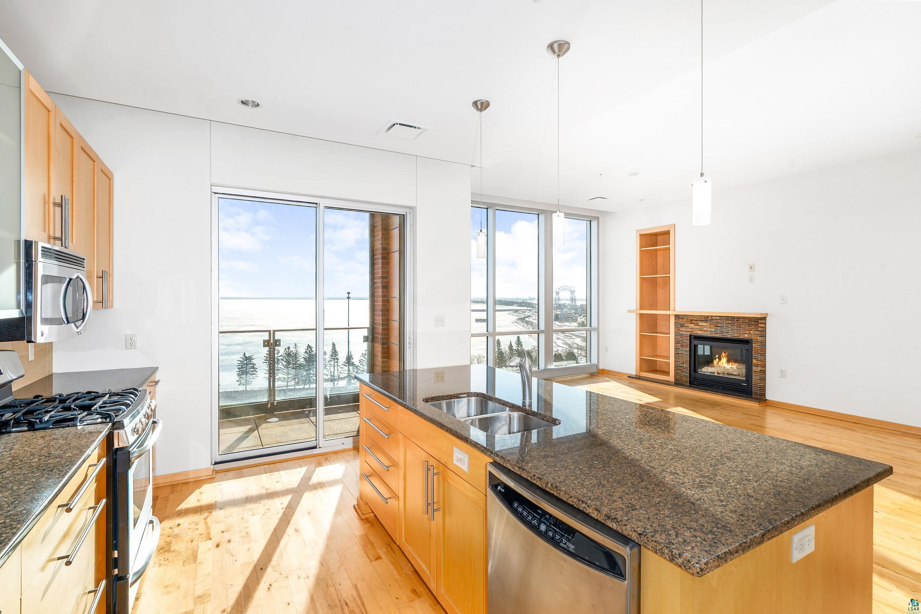 311 E Superior St, #704, Duluth, MN 55802 Listing Photo  12