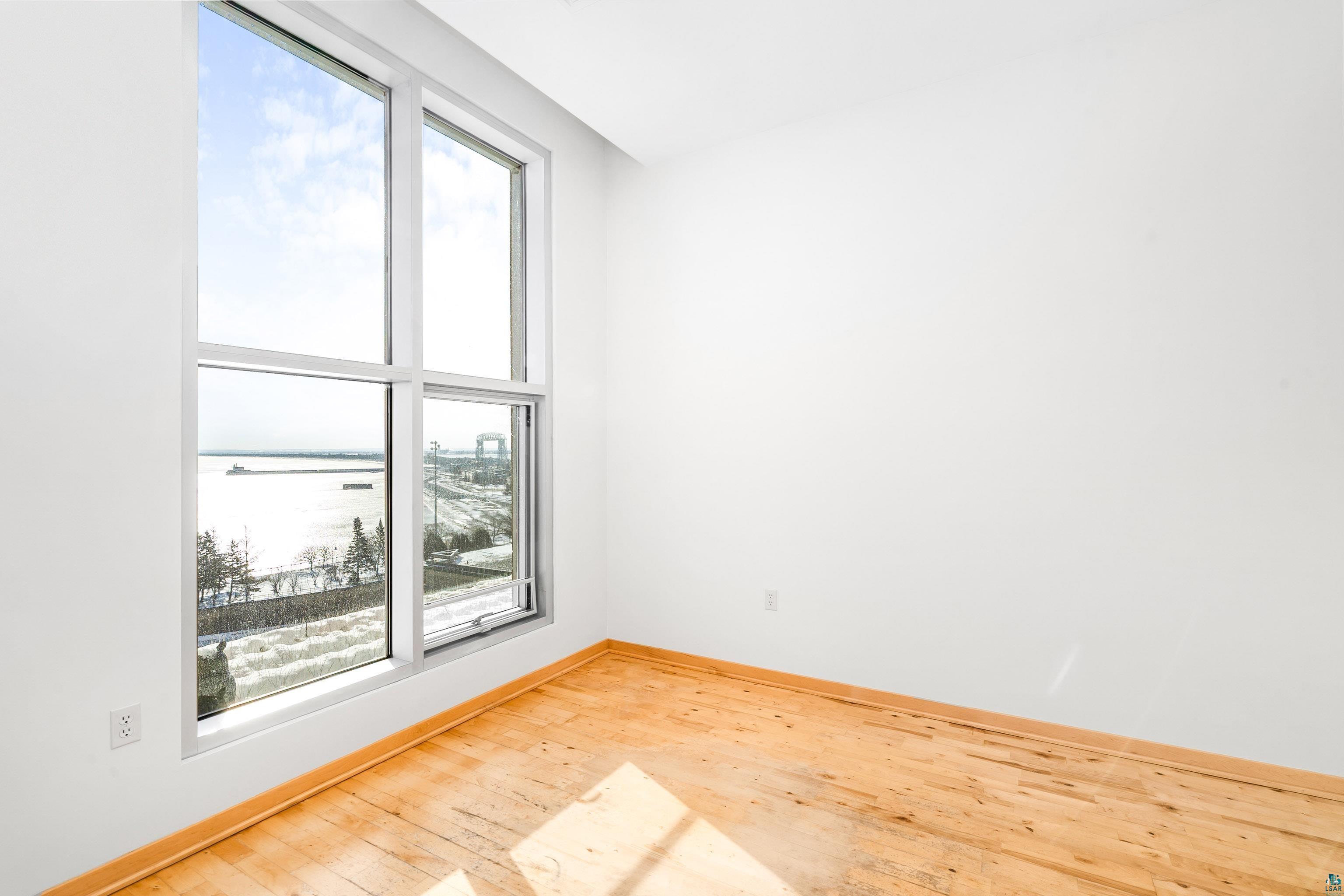 311 E Superior St, #704, Duluth, MN 55802 Listing Photo  24