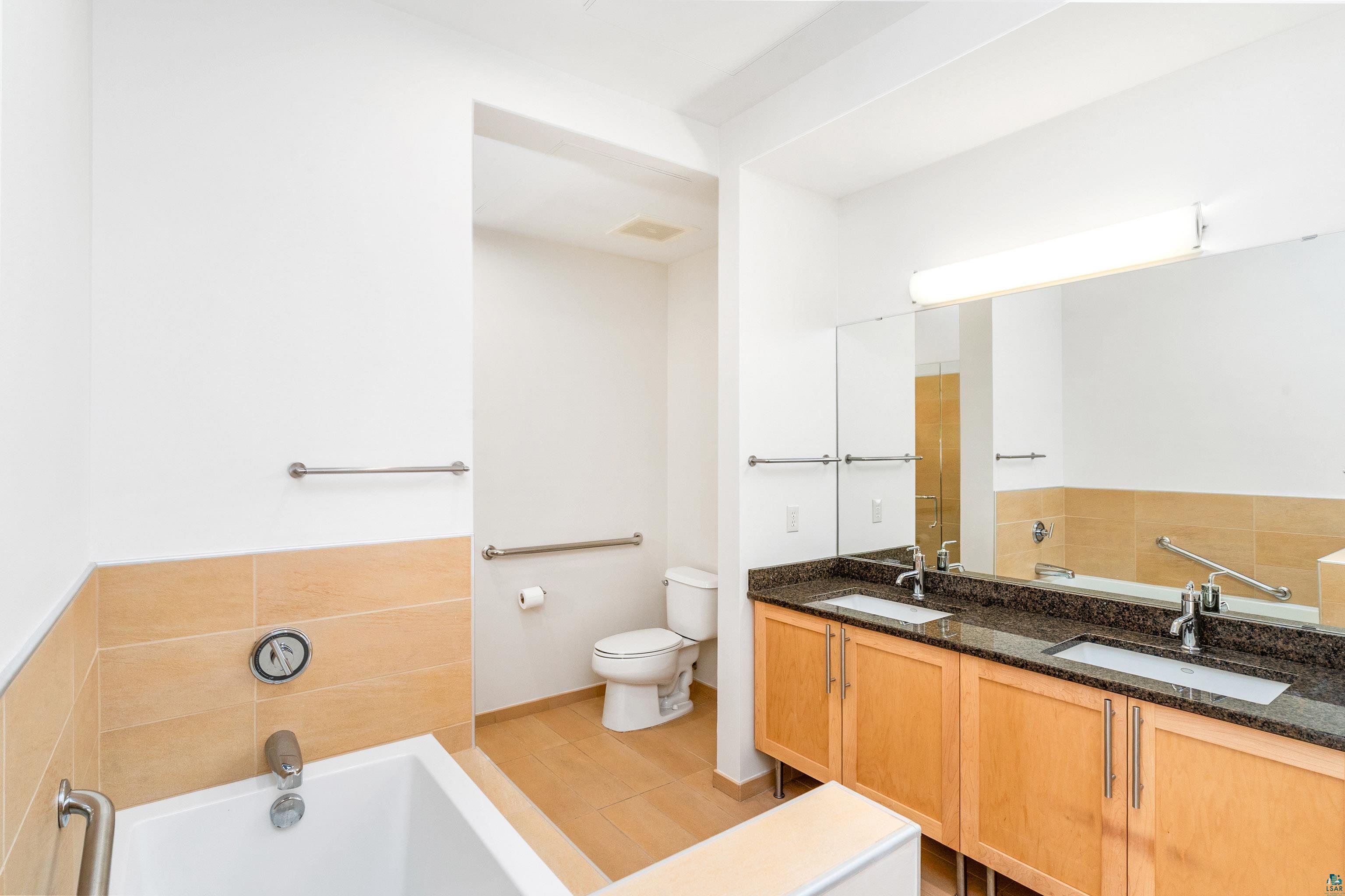 311 E Superior St, #704, Duluth, MN 55802 Listing Photo  26