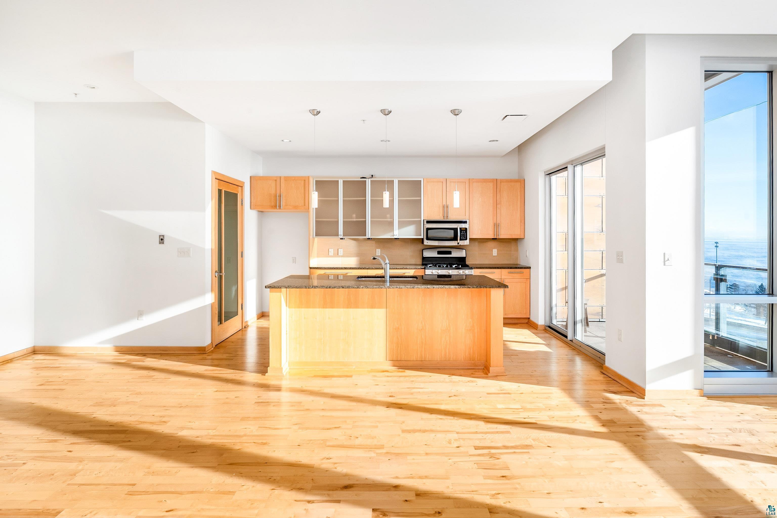 311 E Superior St, #704, Duluth, MN 55802 Listing Photo  8