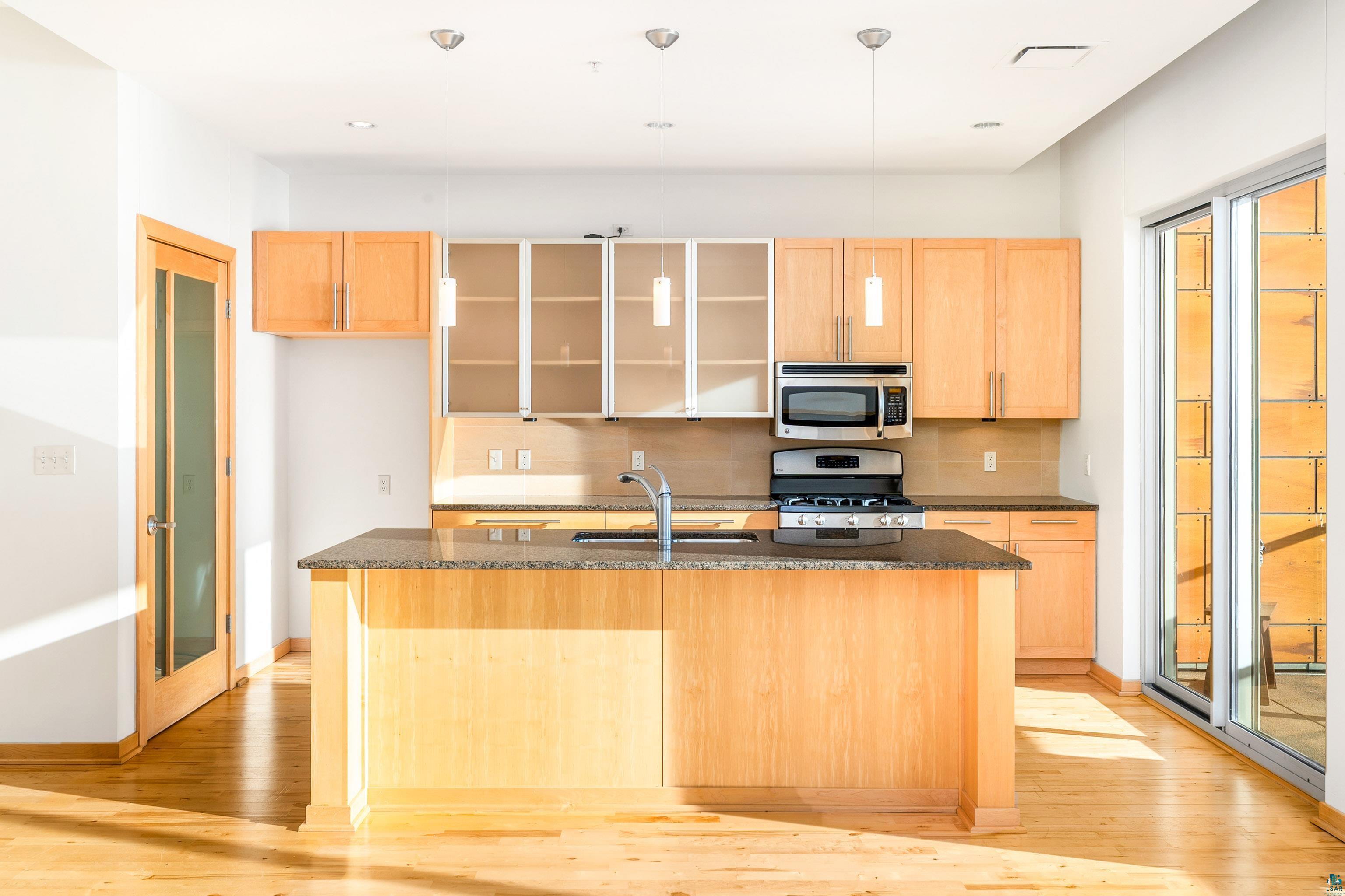 311 E Superior St, #704, Duluth, MN 55802 Listing Photo  9
