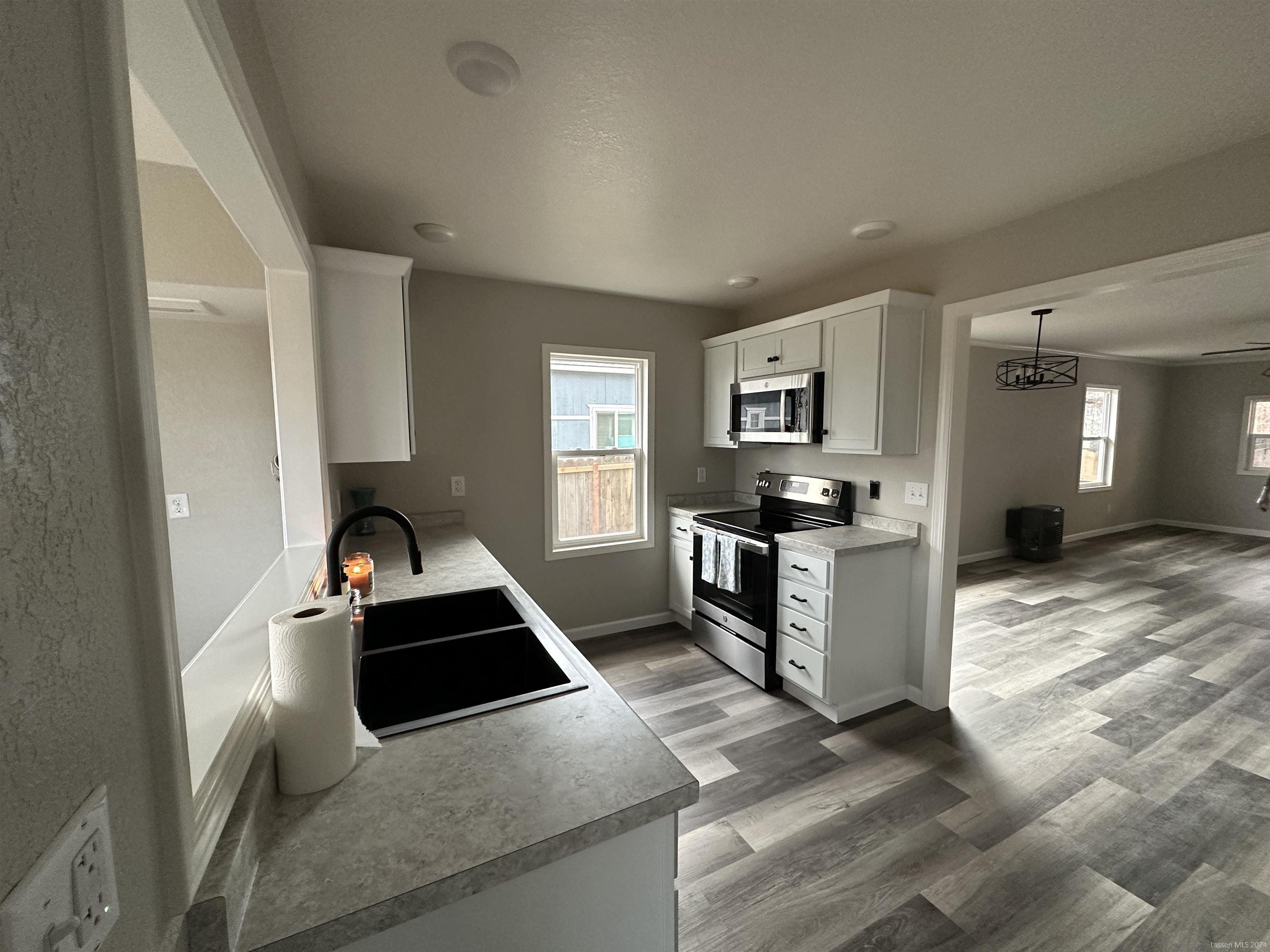 Blue Frog Realty Susan River Realty • CA • Broker LeAnn Smith 01263375