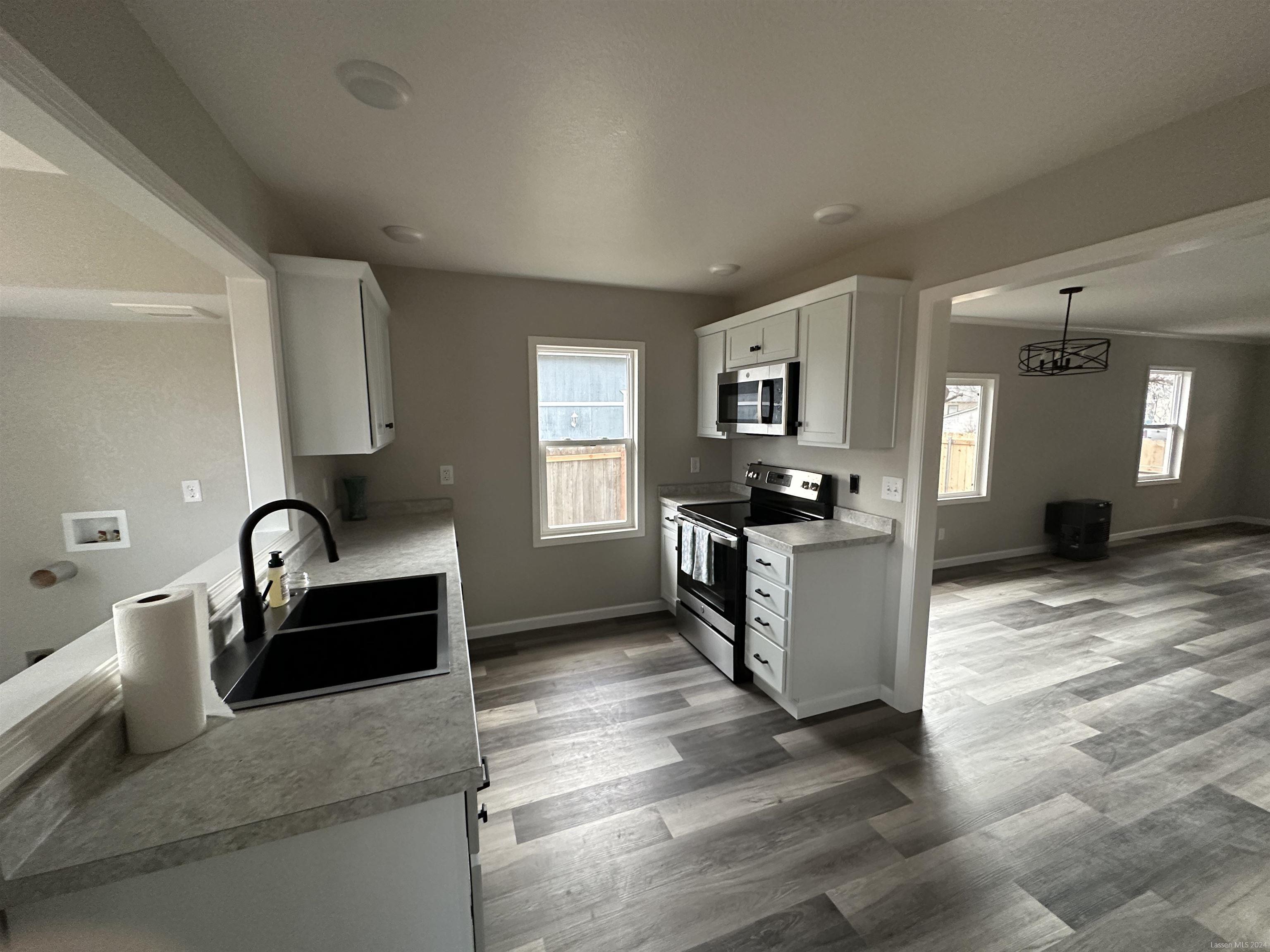 Blue Frog Realty Susan River Realty • CA • Broker LeAnn Smith 01263375