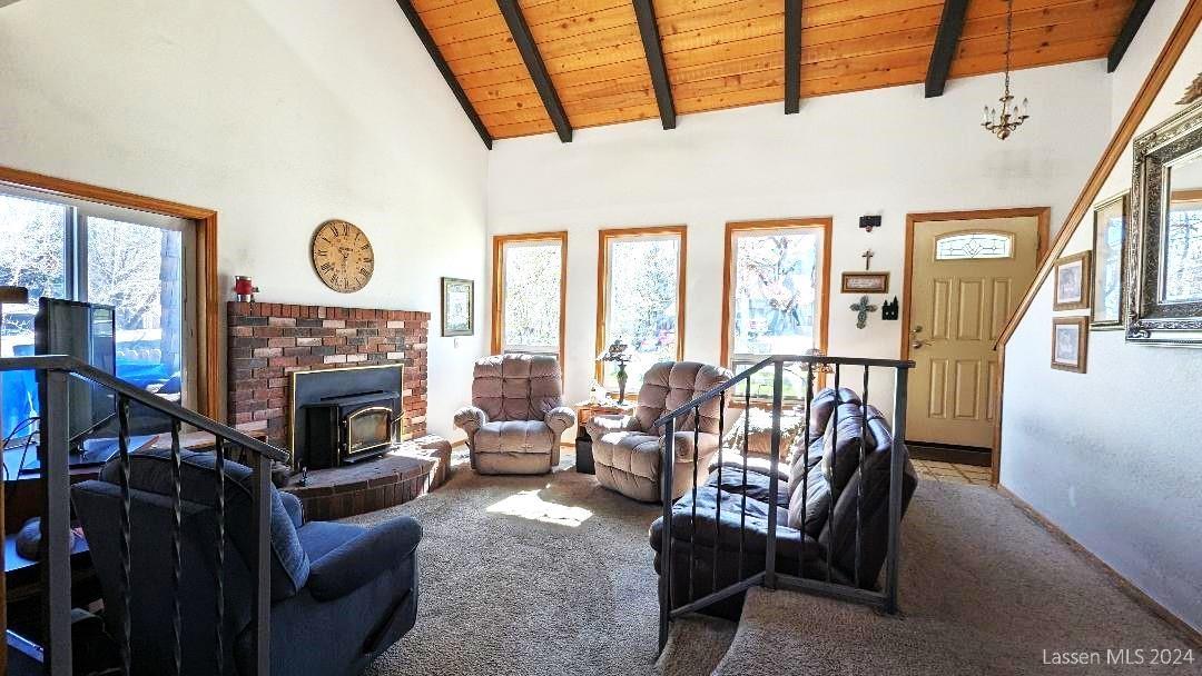 Blue Frog Realty Susan River Realty • CA • Broker LeAnn Smith 01263375