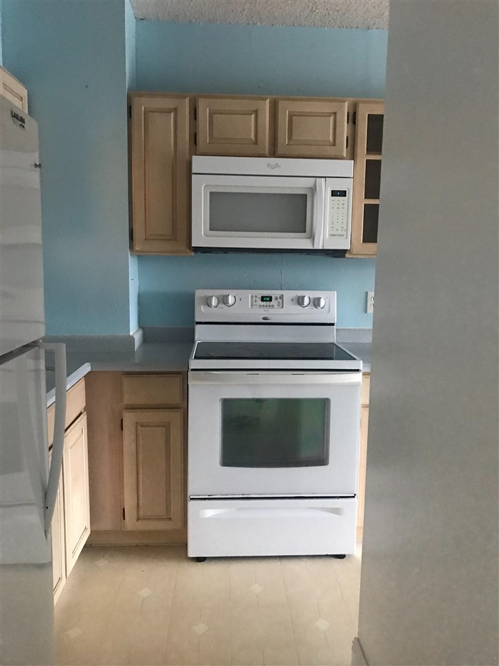 1063 Lower Main 305