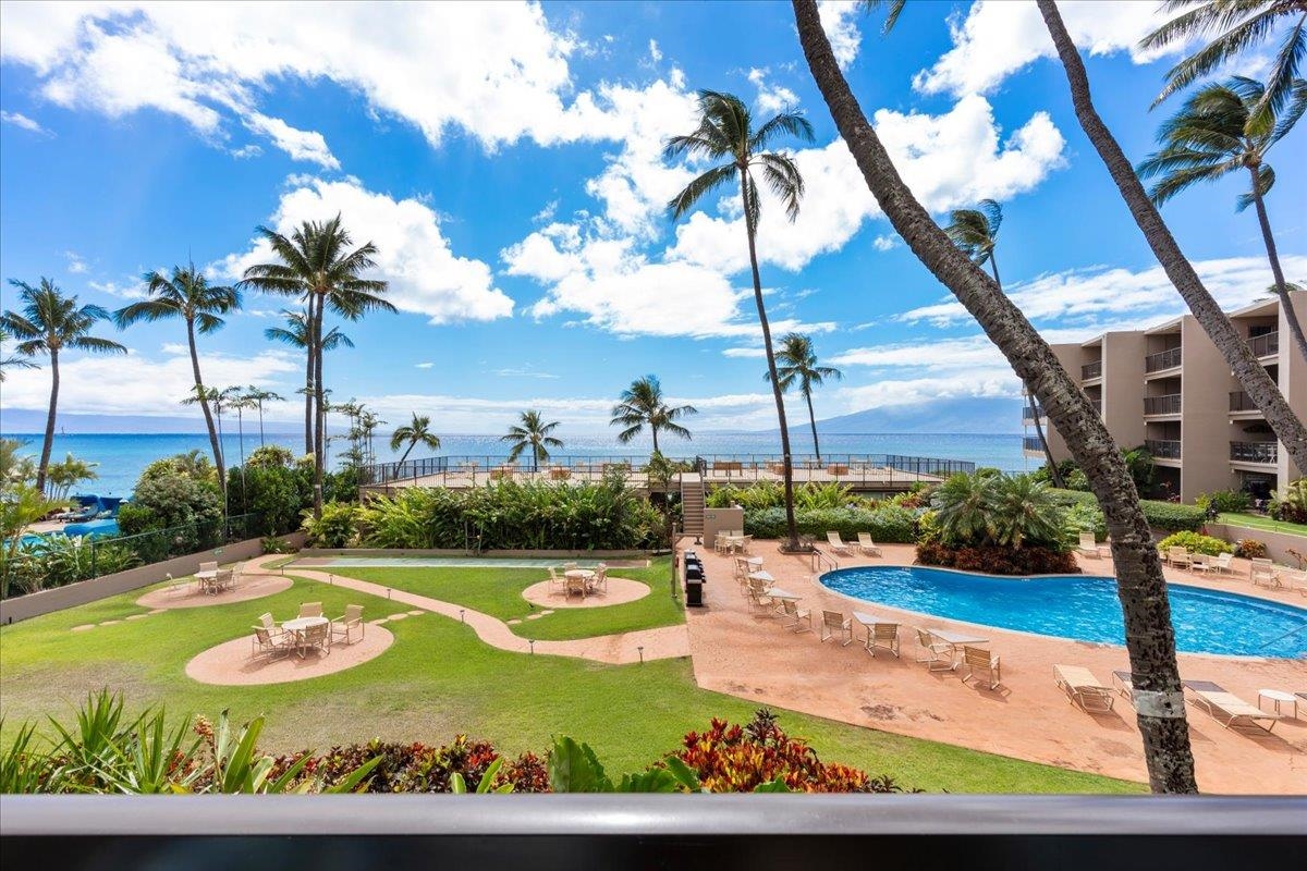 3823 Lower Honoapiilani Rd 215