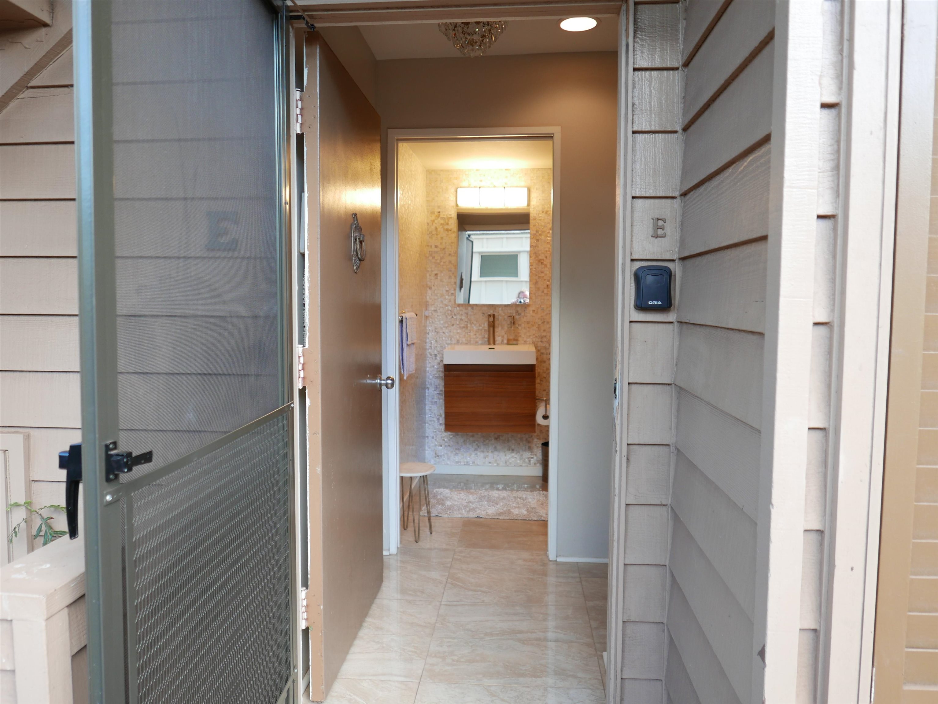 50 Waiohuli St E
