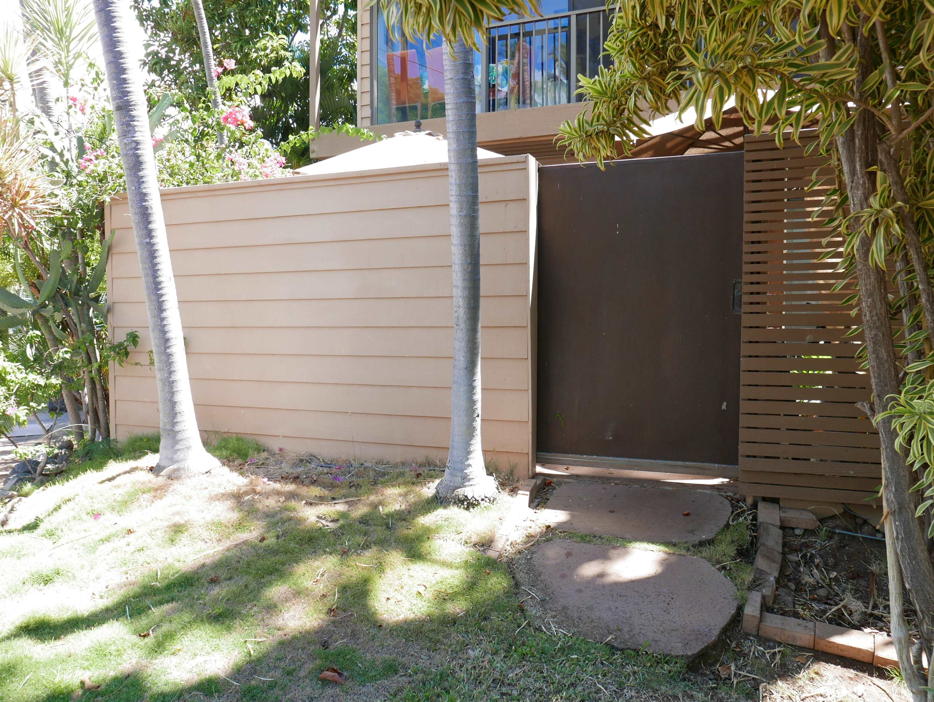 50 Waiohuli St E