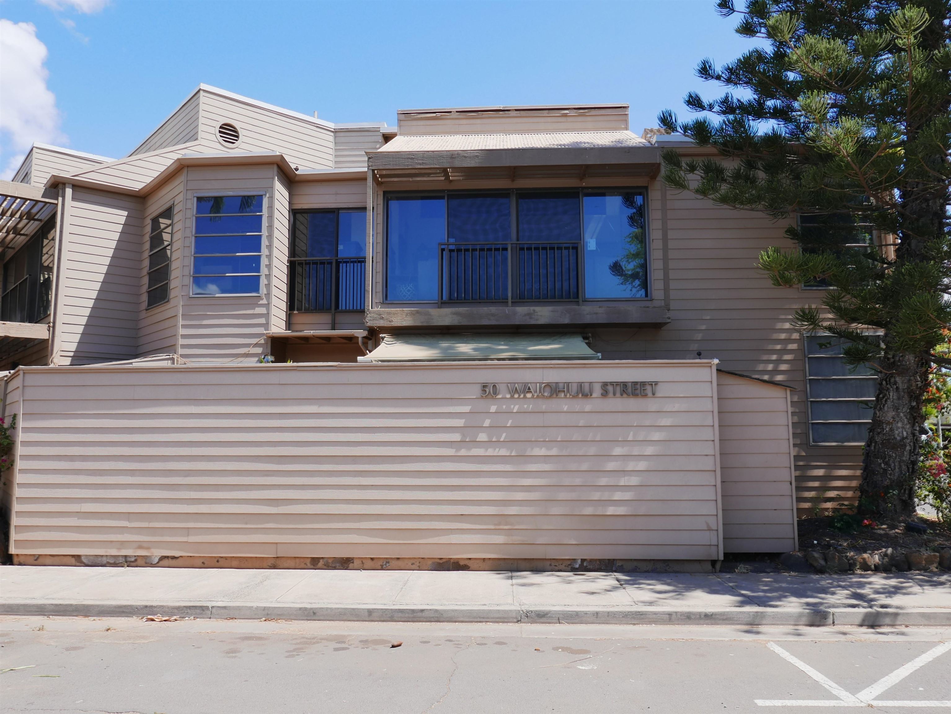 50 Waiohuli St E