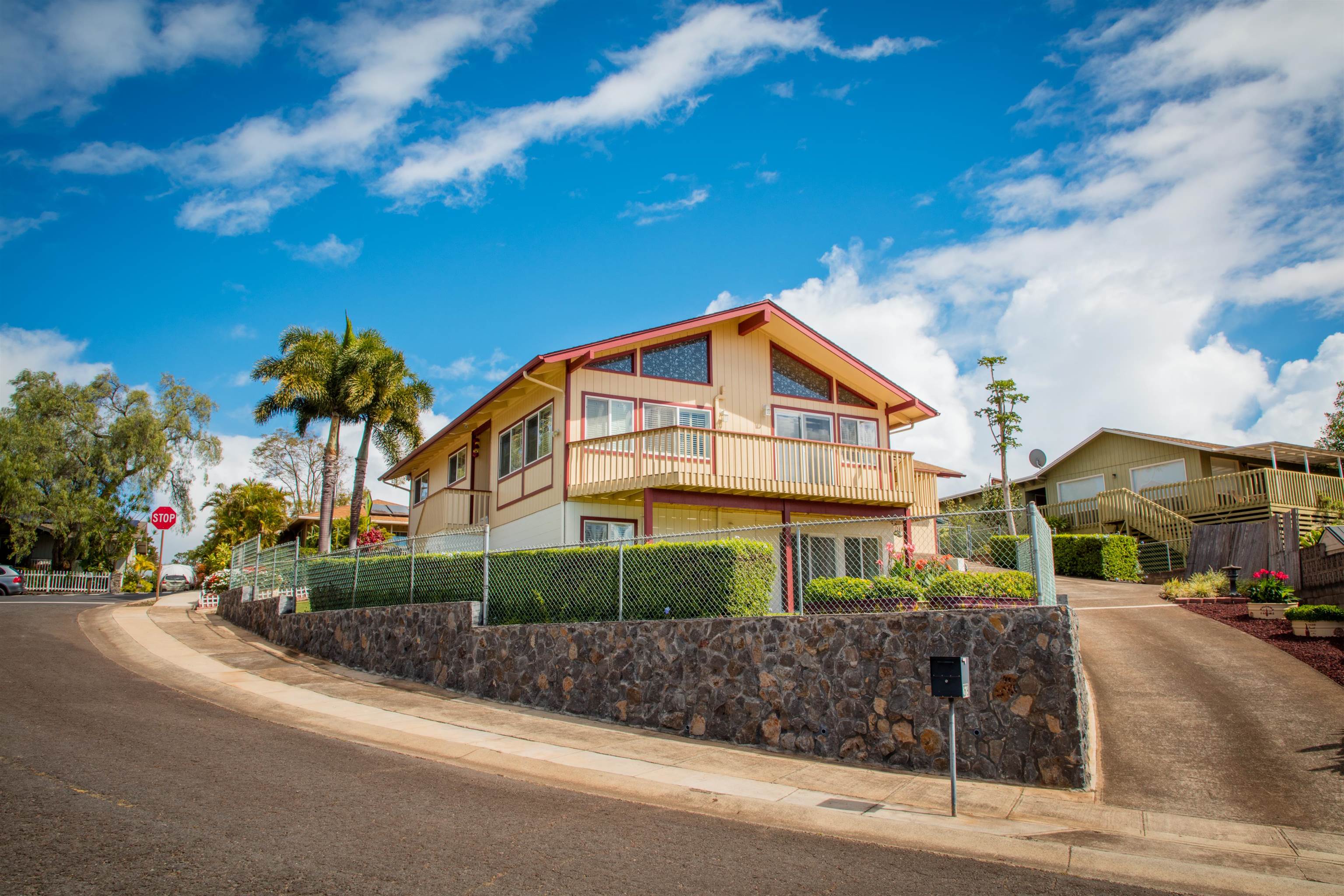 2679 Kamelani Loop, Pukalani