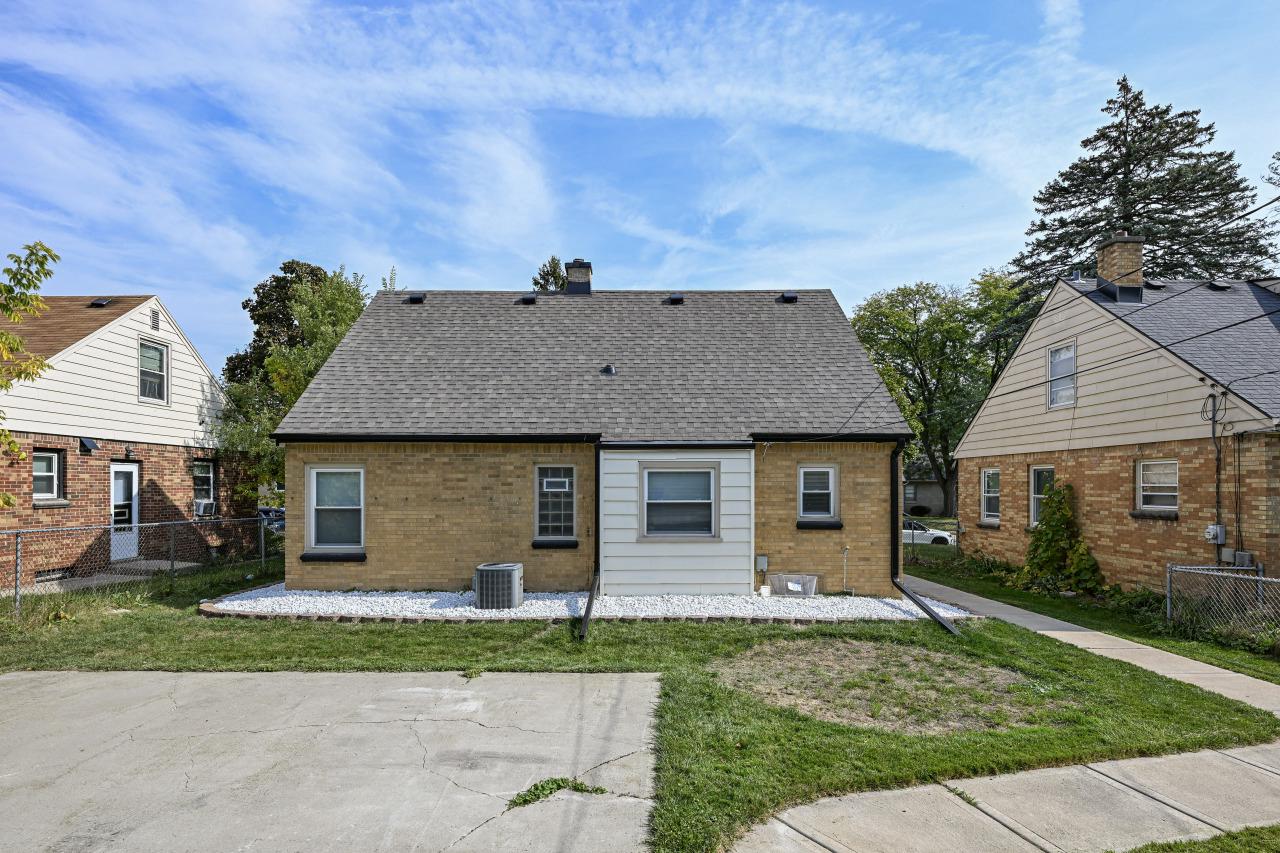 5909 N 34th STREET, Milwaukee, Wisconsin 53209, 3 Bedrooms Bedrooms, ,2 BathroomsBathrooms,Residential,For Sale,5909 N 34th STREET,MM1900064