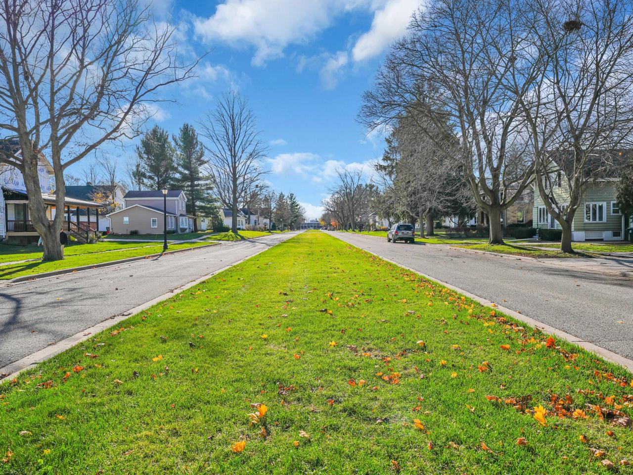 316 N Broad STREET, ELKHORN, Wisconsin 53121, 3 Bedrooms Bedrooms, ,1 BathroomBathrooms,Residential,For Sale,316 N Broad STREET,MM1900103