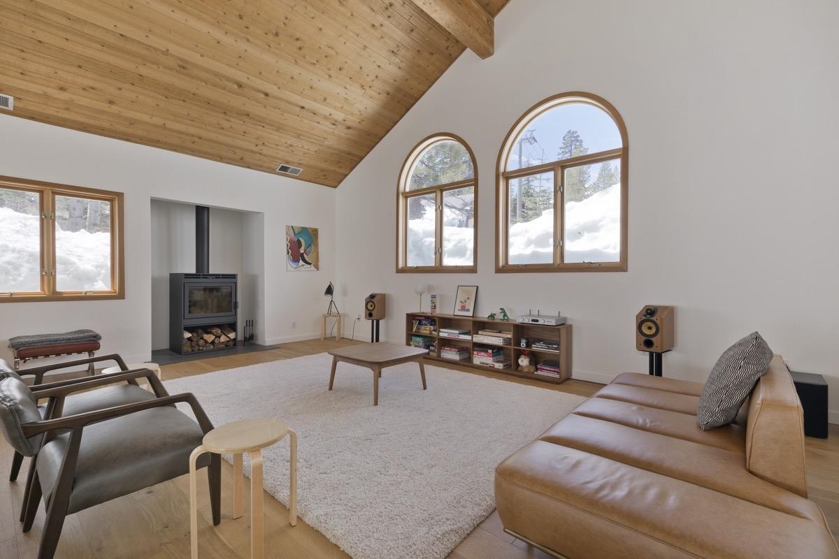 21 Convict Place, Mammoth Lakes, CA 93546